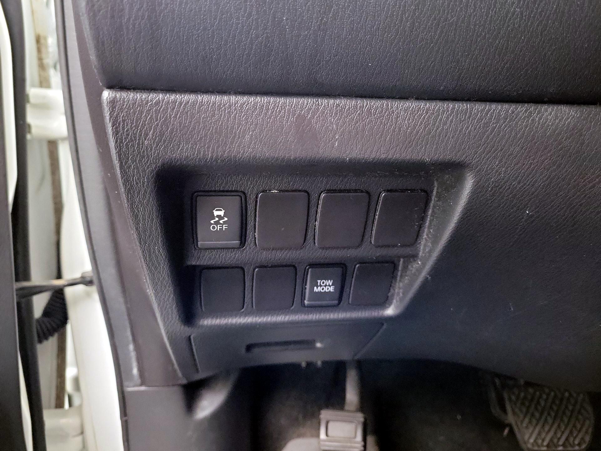 Thumbnail: 2017 Nissan Pathfinder - 11