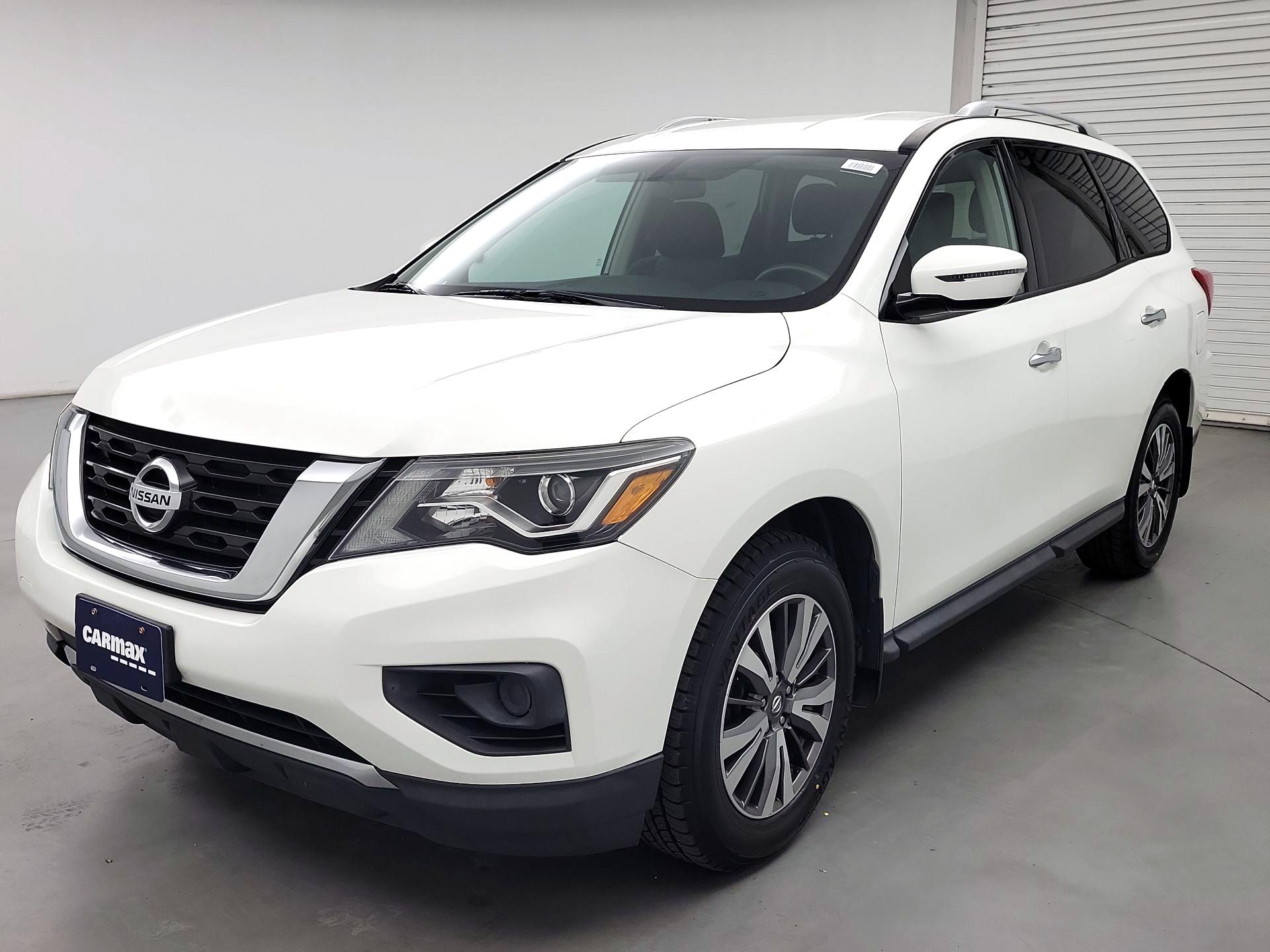 Thumbnail: 2017 Nissan Pathfinder - 3