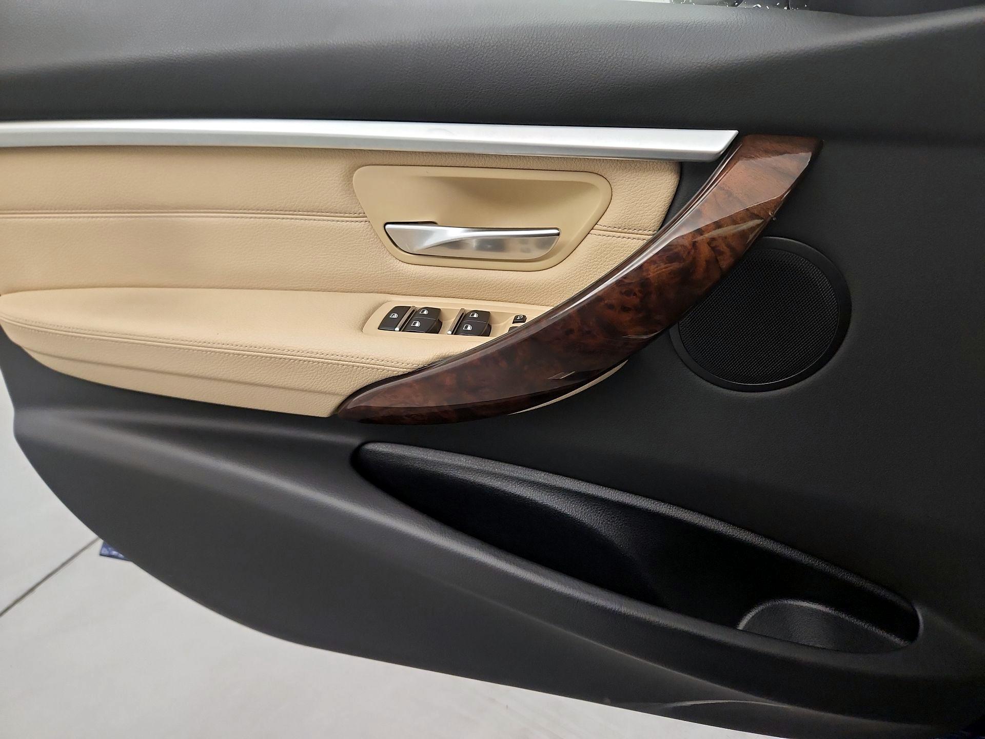 Thumbnail: 2018 BMW 3 Series - 10