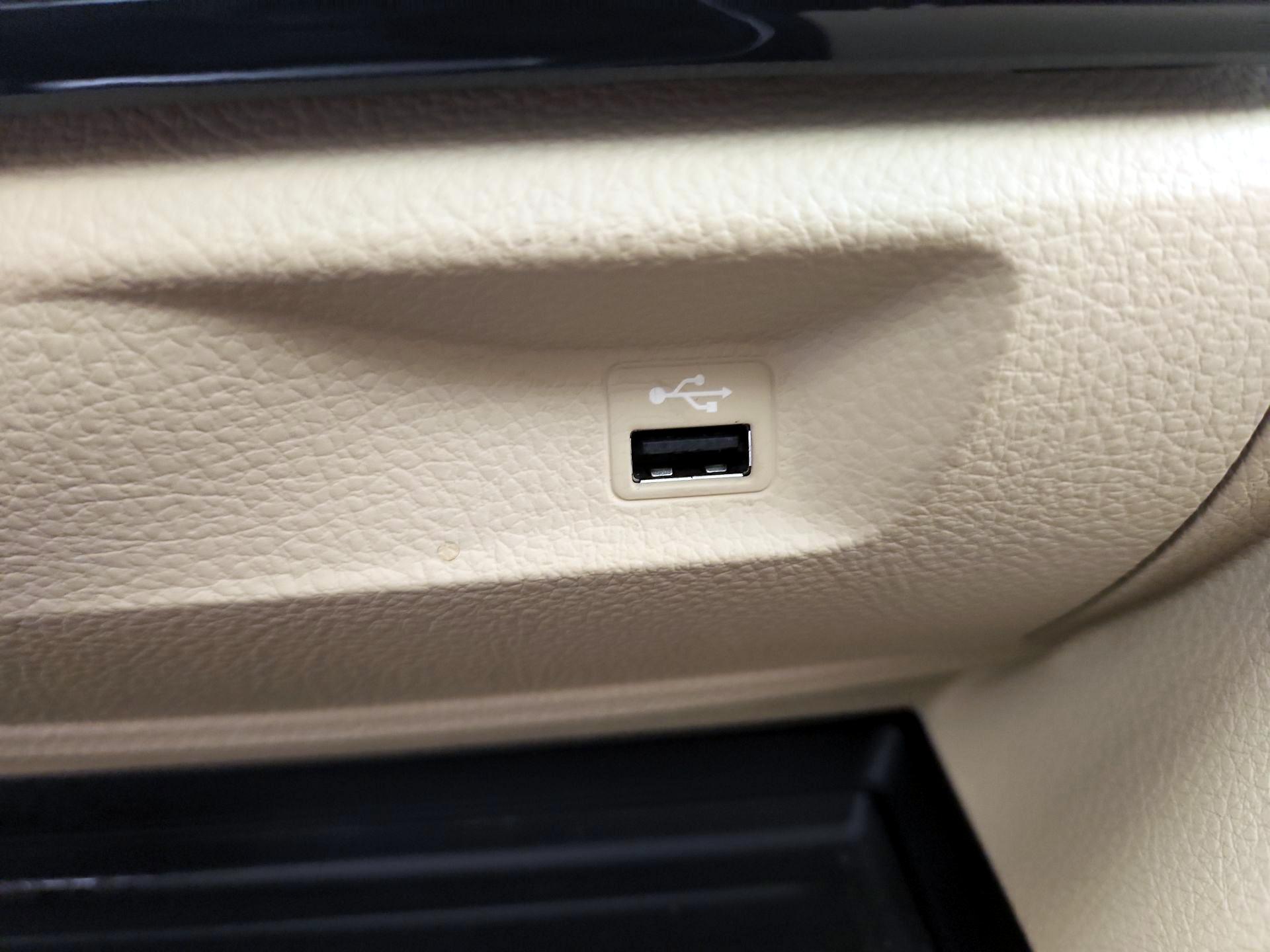 Thumbnail: 2018 BMW 3 Series - 16