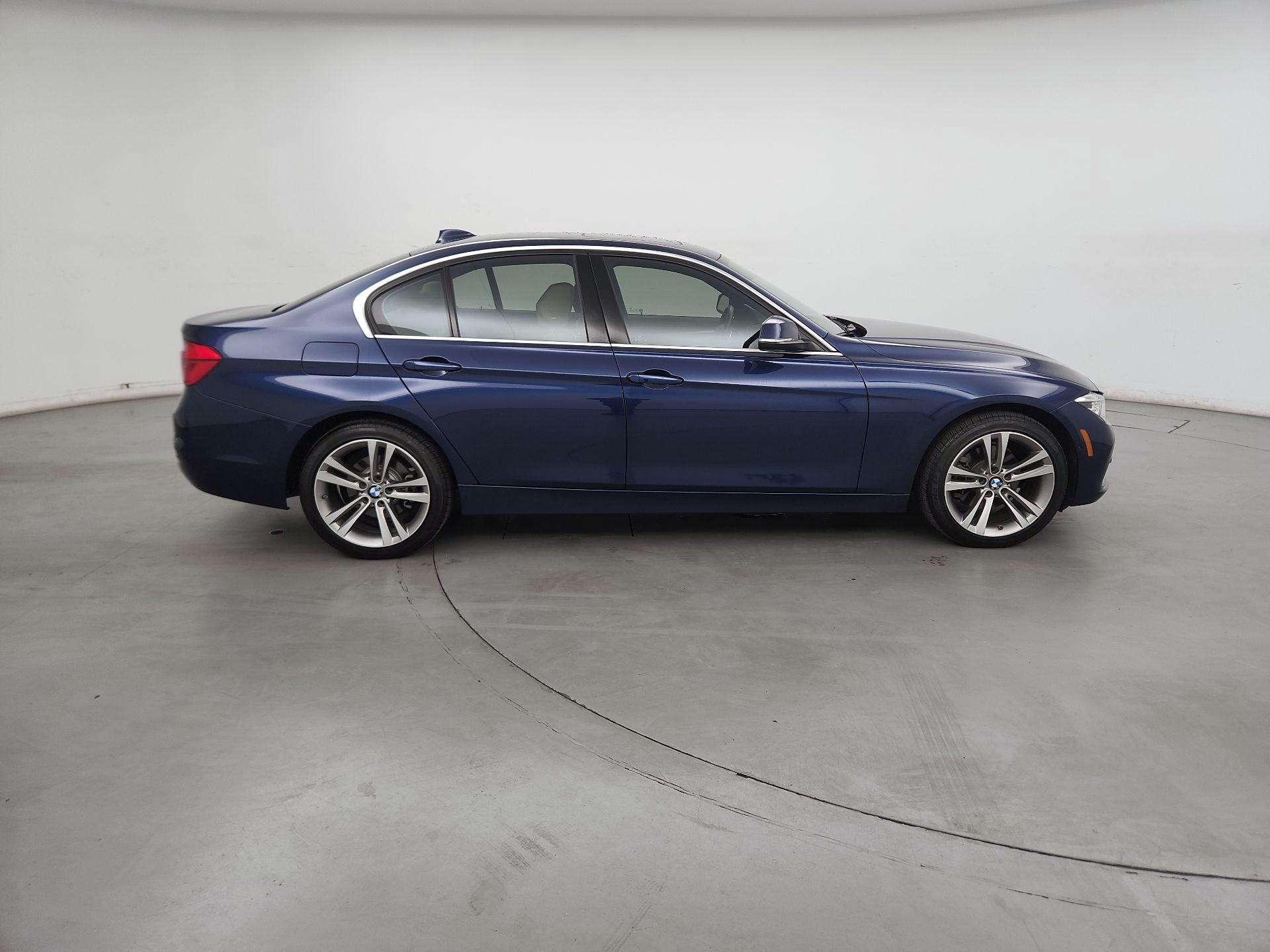 Thumbnail: 2018 BMW 3 Series - 4