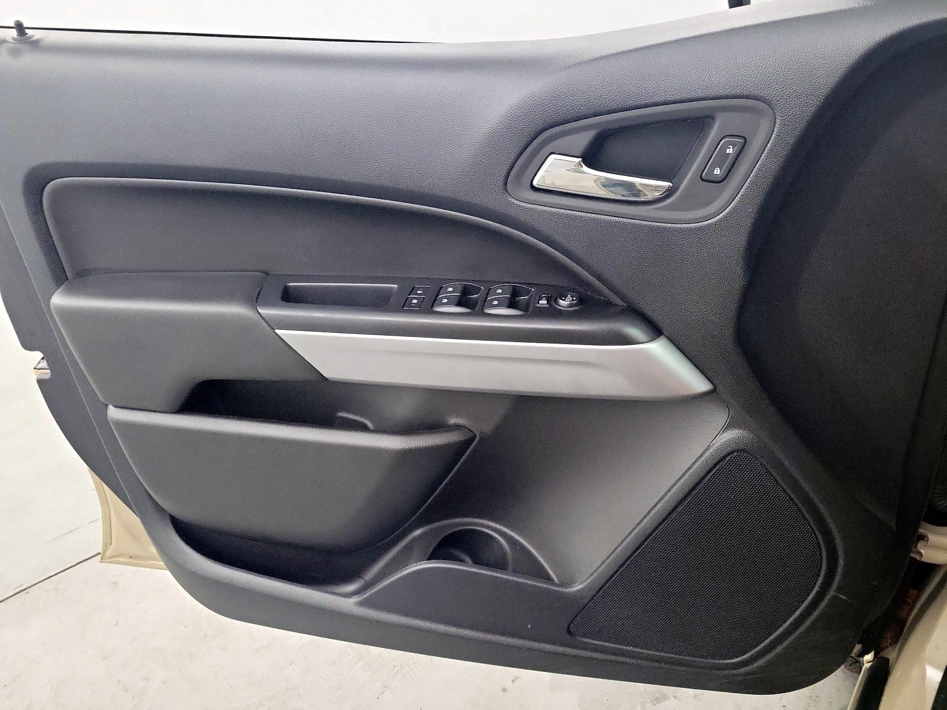 Thumbnail: 2022 Chevrolet Colorado - 12