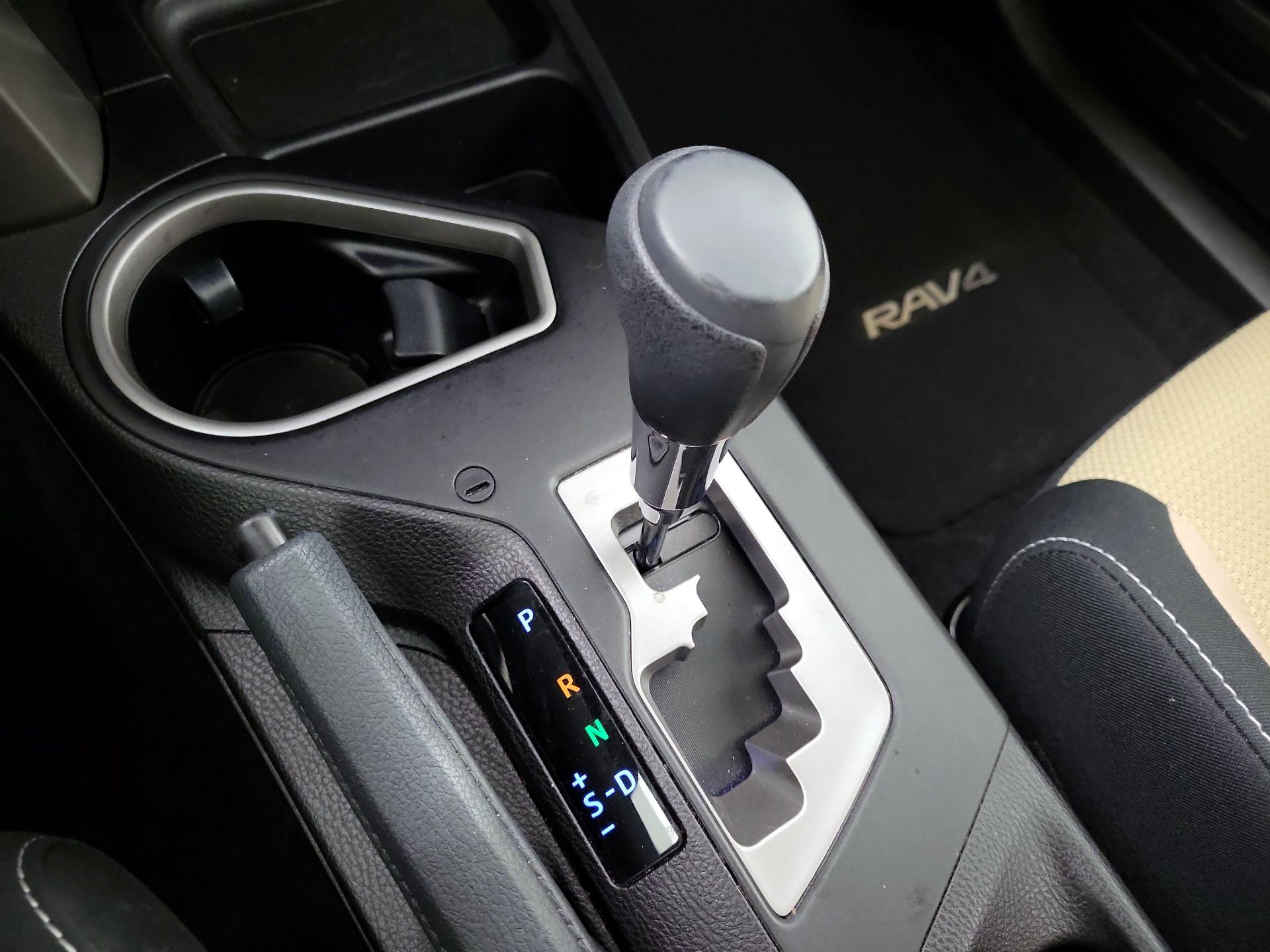 Thumbnail: 2018 Toyota RAV4 - 15