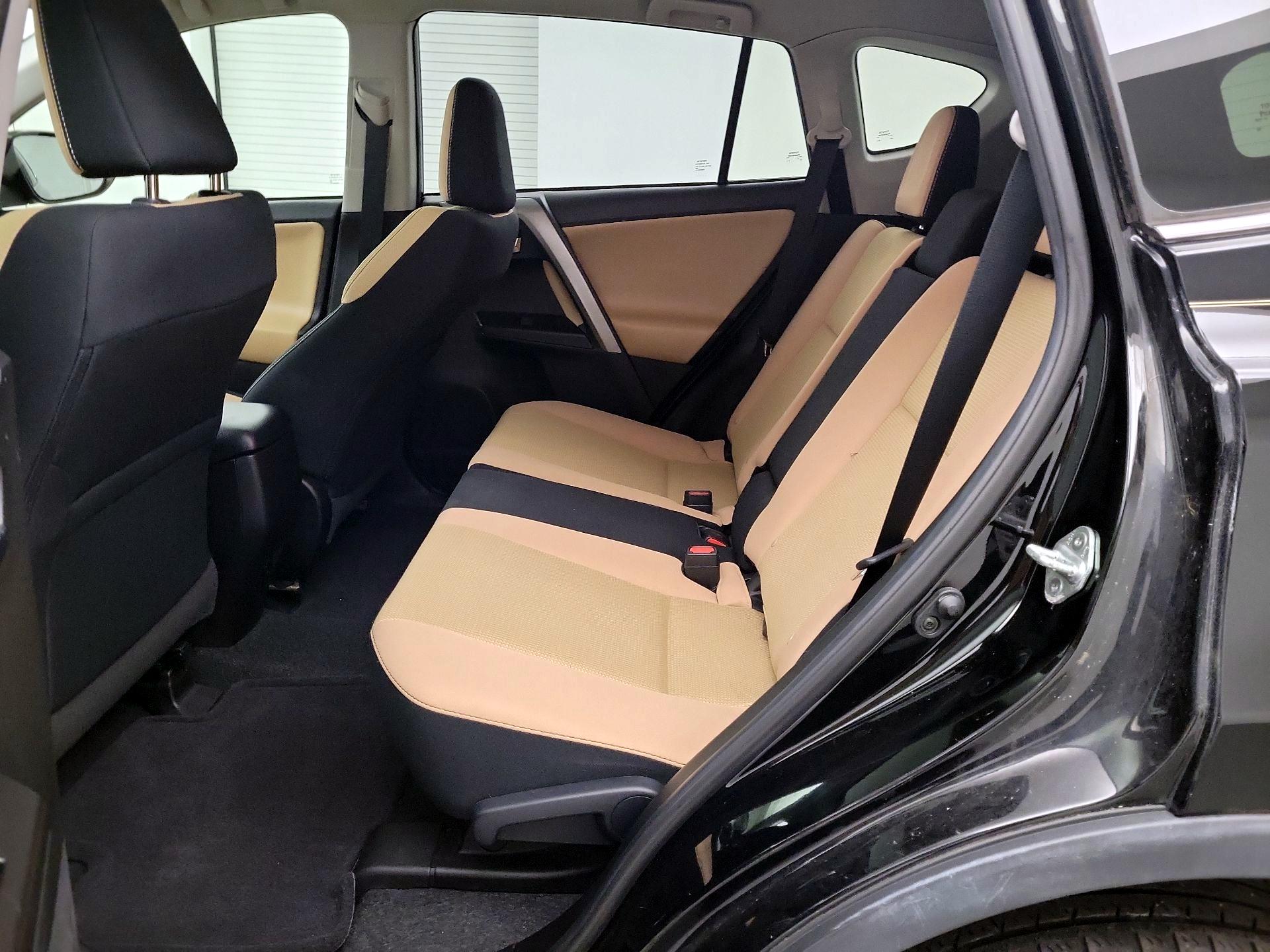 Thumbnail: 2018 Toyota RAV4 - 18