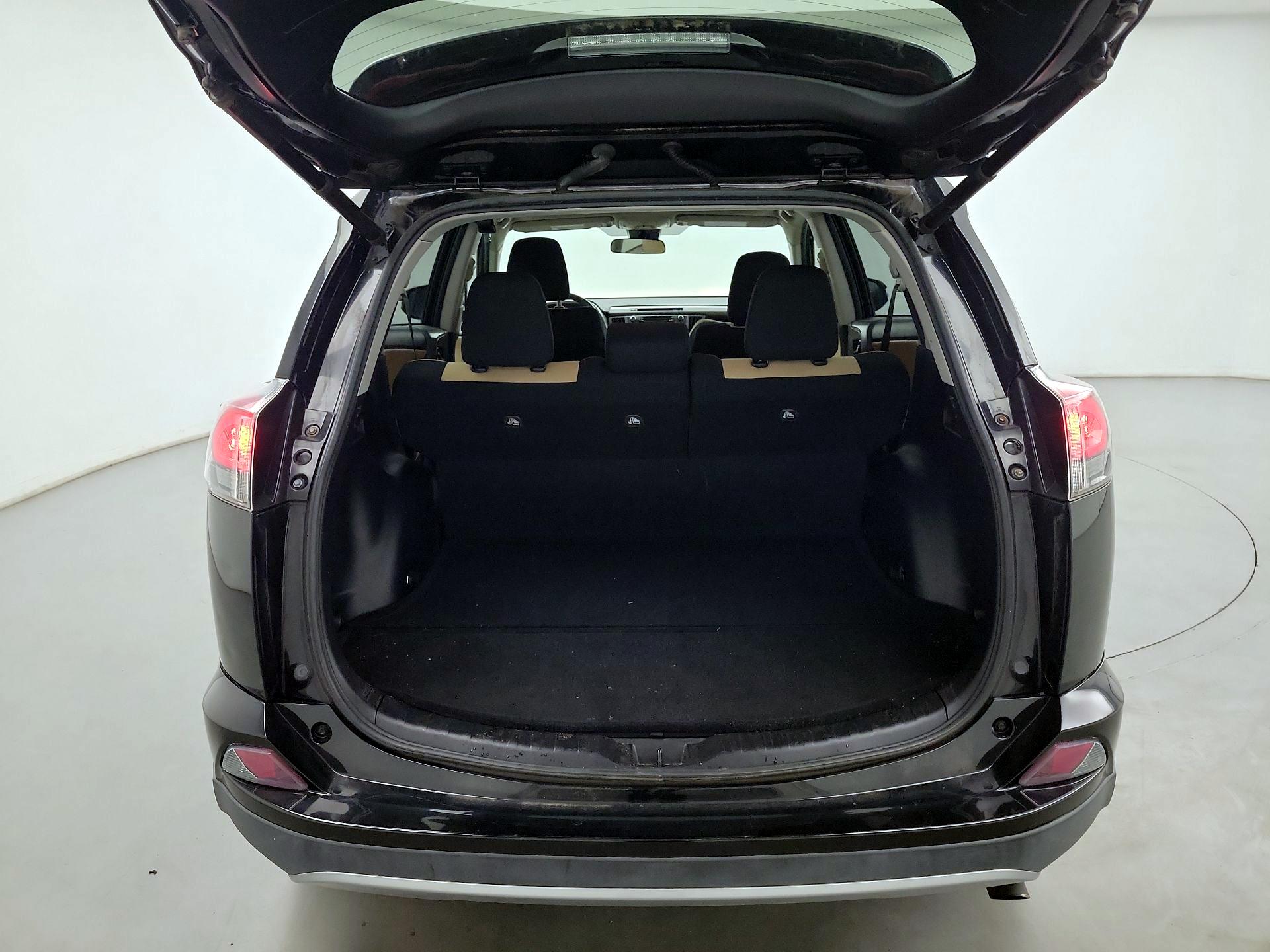 Thumbnail: 2018 Toyota RAV4 - 19