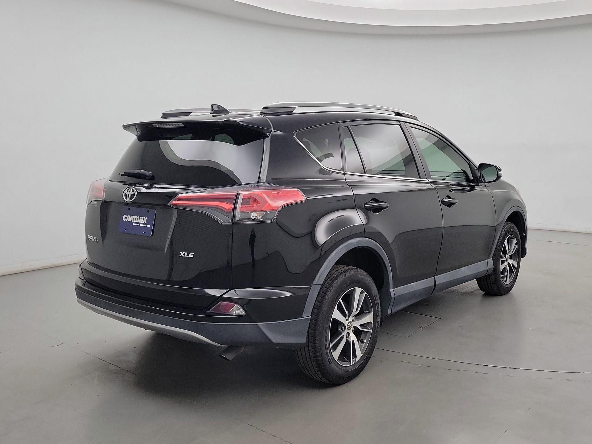 Thumbnail: 2018 Toyota RAV4 - 5