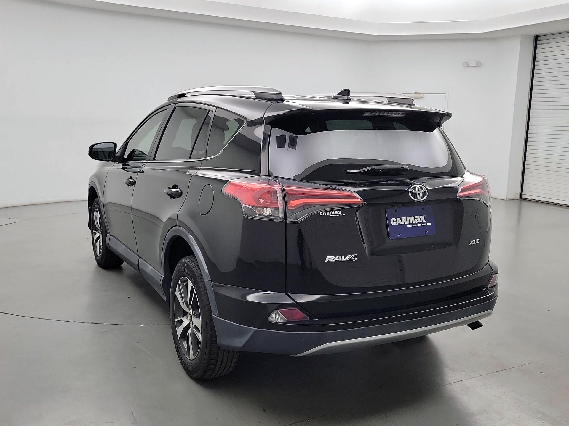 Thumbnail: 2018 Toyota RAV4 - 7