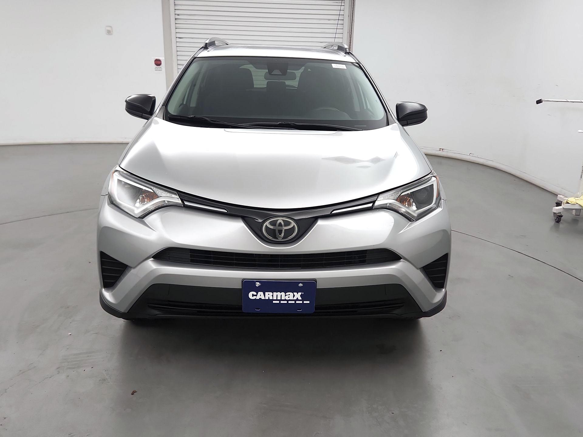 Thumbnail: 2018 Toyota RAV4 - 2