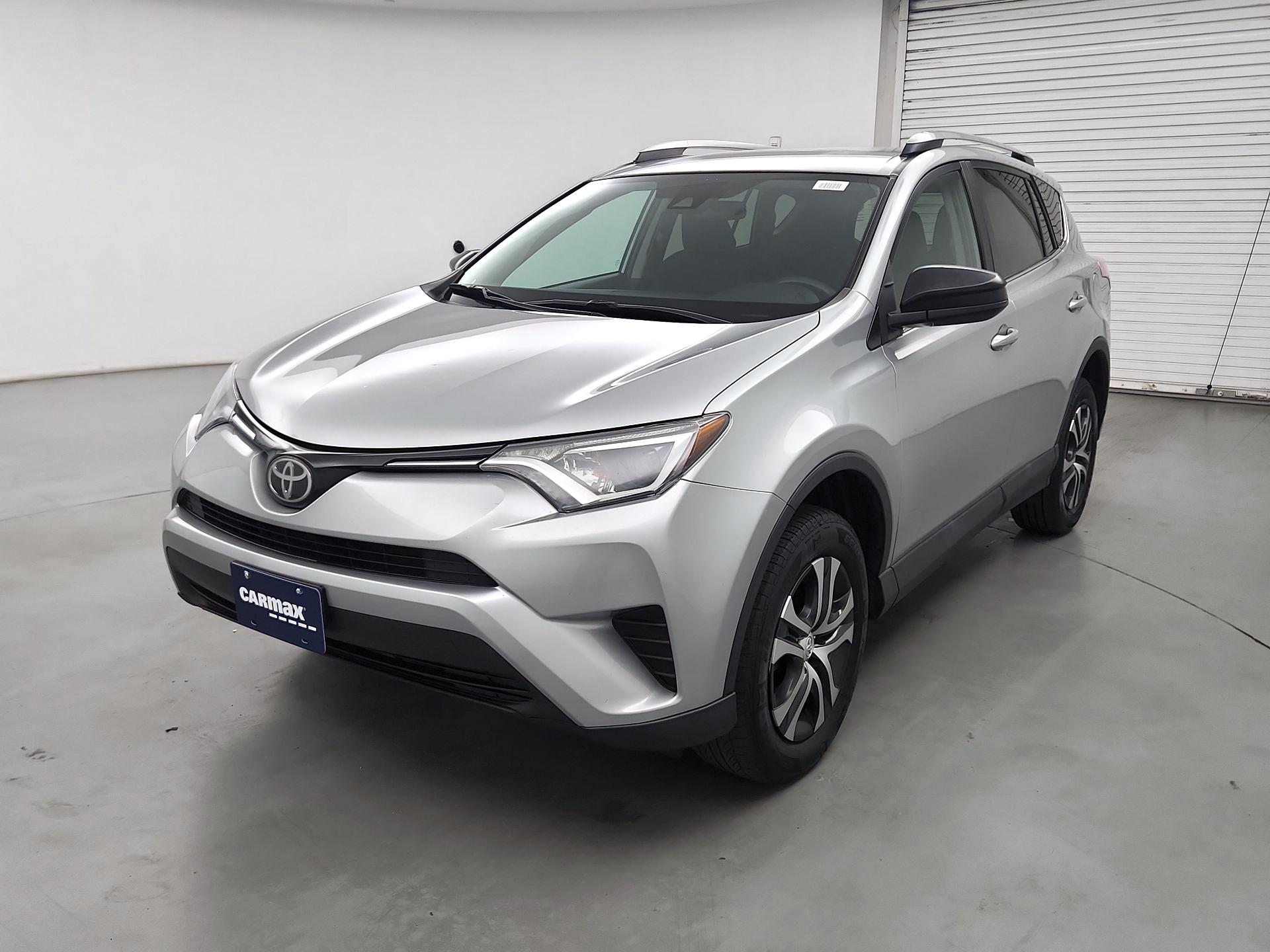 Thumbnail: 2018 Toyota RAV4 - 3