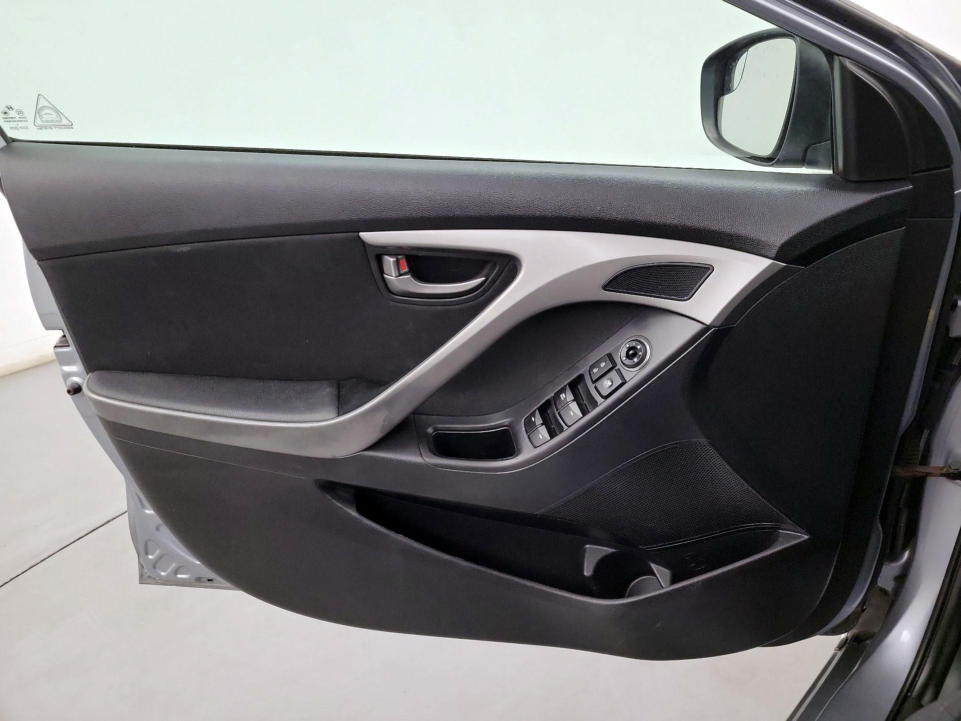 Thumbnail: 2016 Hyundai Elantra - 10