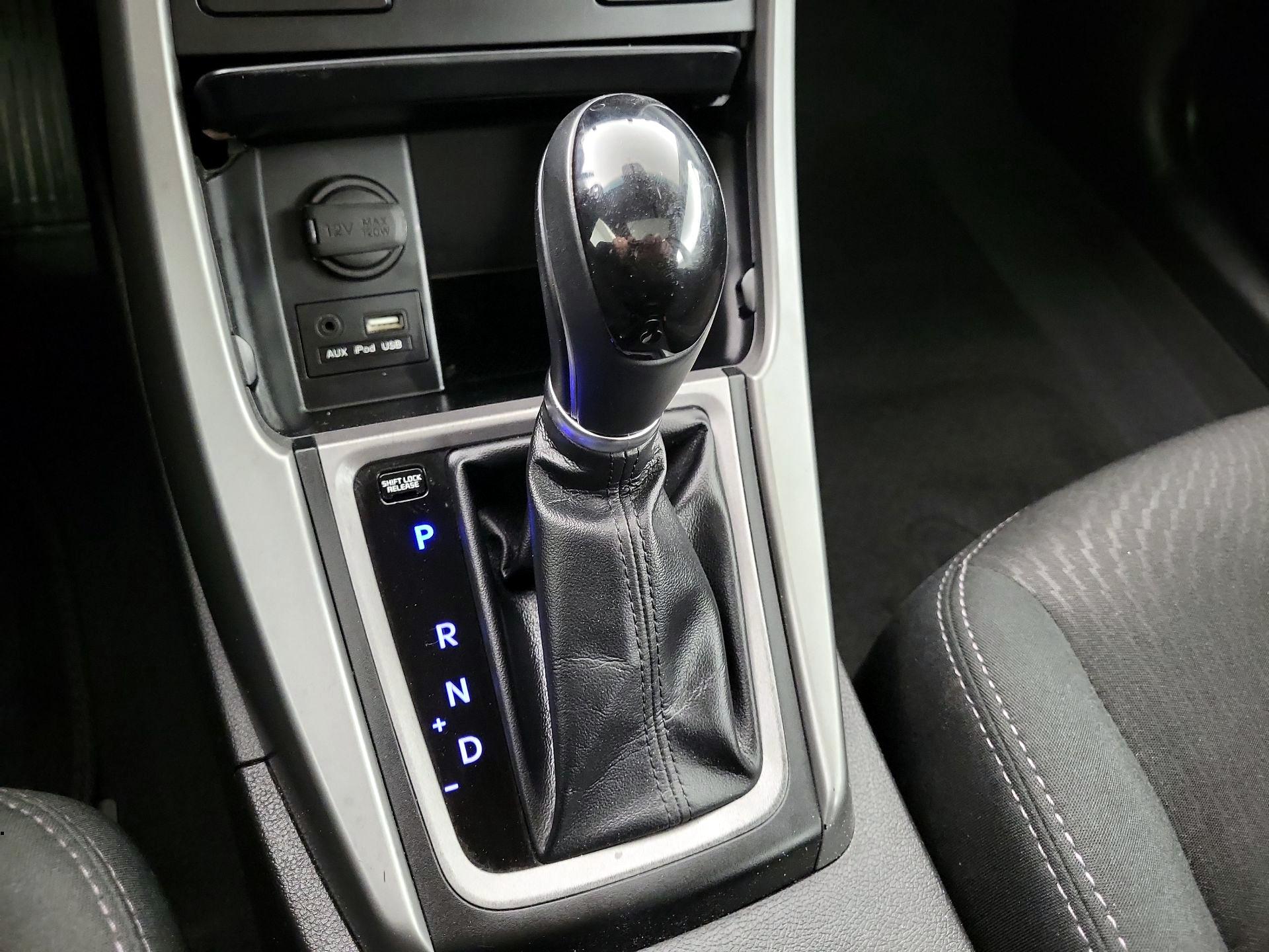 Thumbnail: 2016 Hyundai Elantra - 15