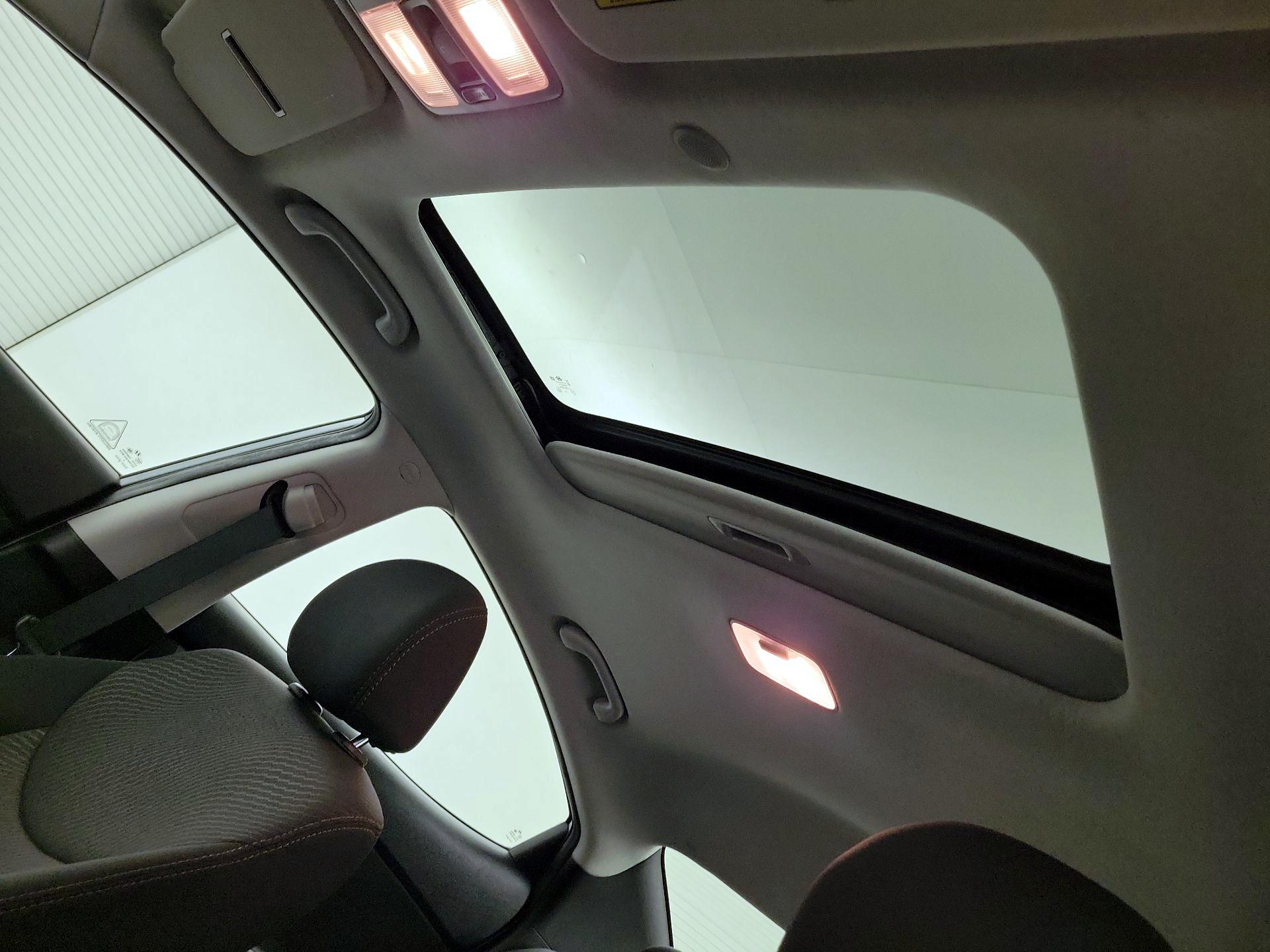 Thumbnail: 2016 Hyundai Elantra - 17