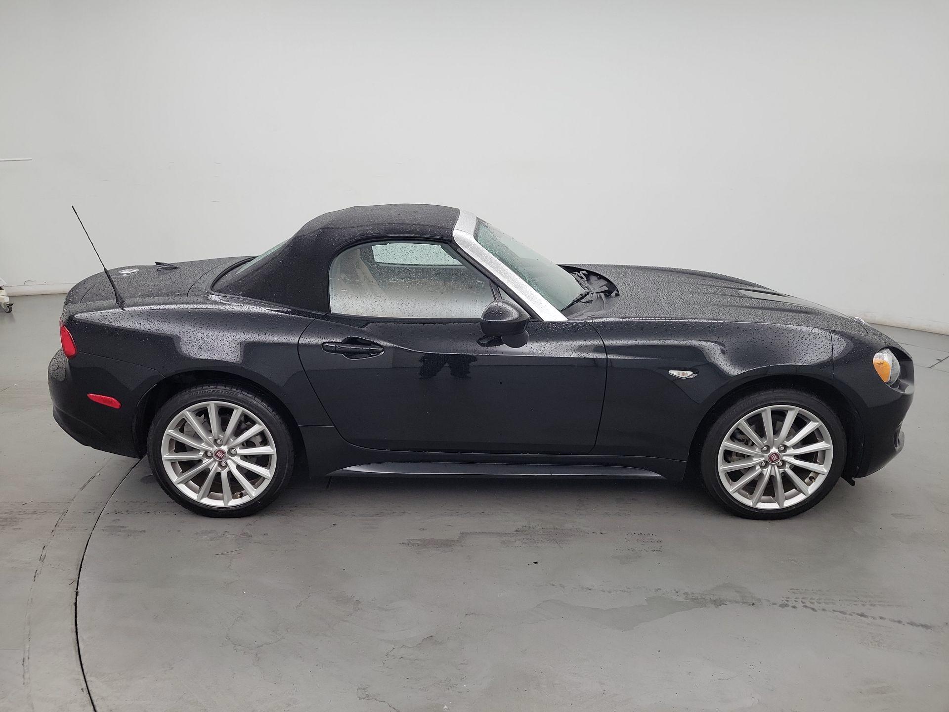 Thumbnail: 2020 Fiat 124 Spider - 4