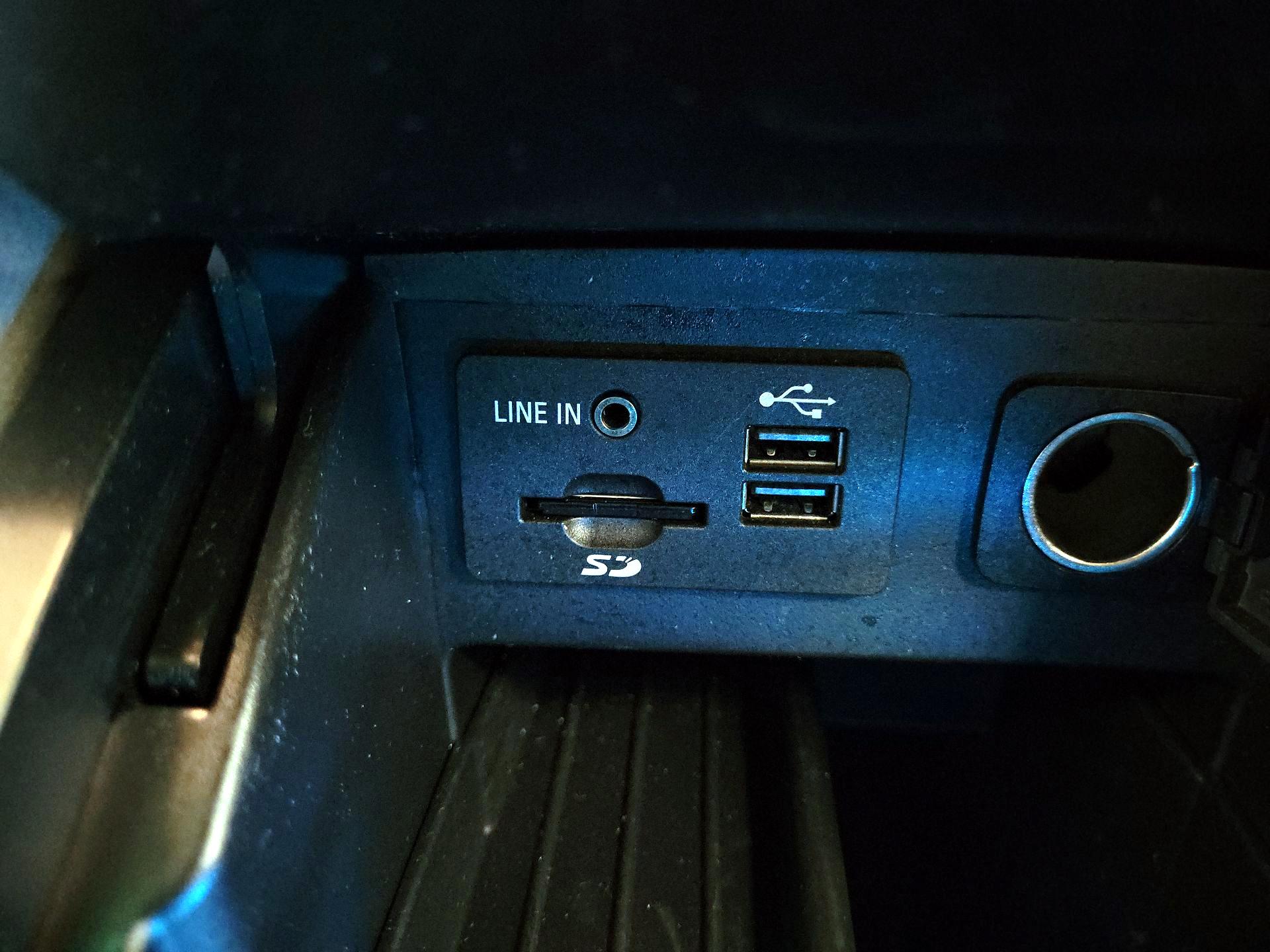 Thumbnail: 2014 Ford Explorer - 19