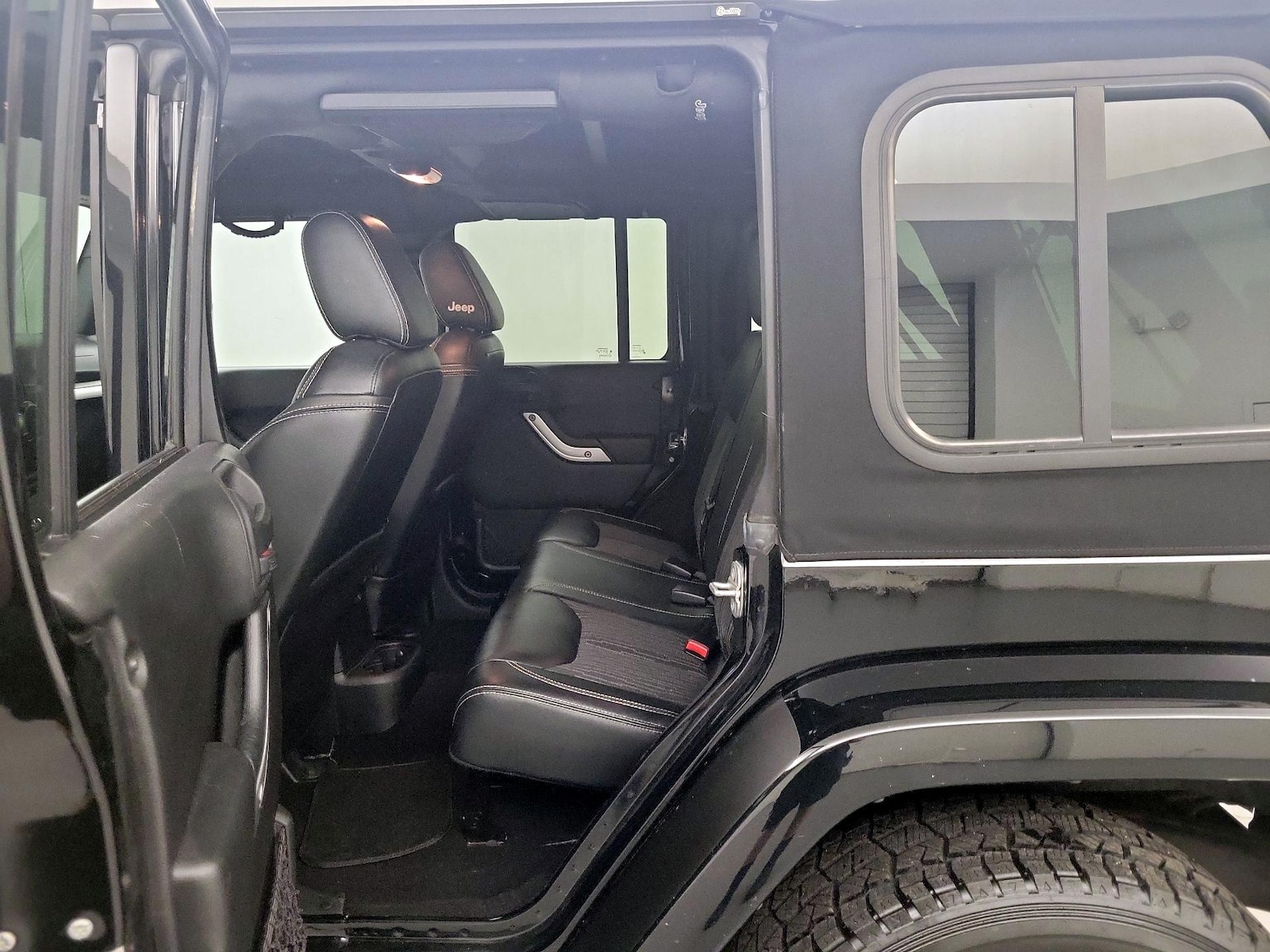 2015 Jeep Wrangler Unlimited Sport - Photo 17