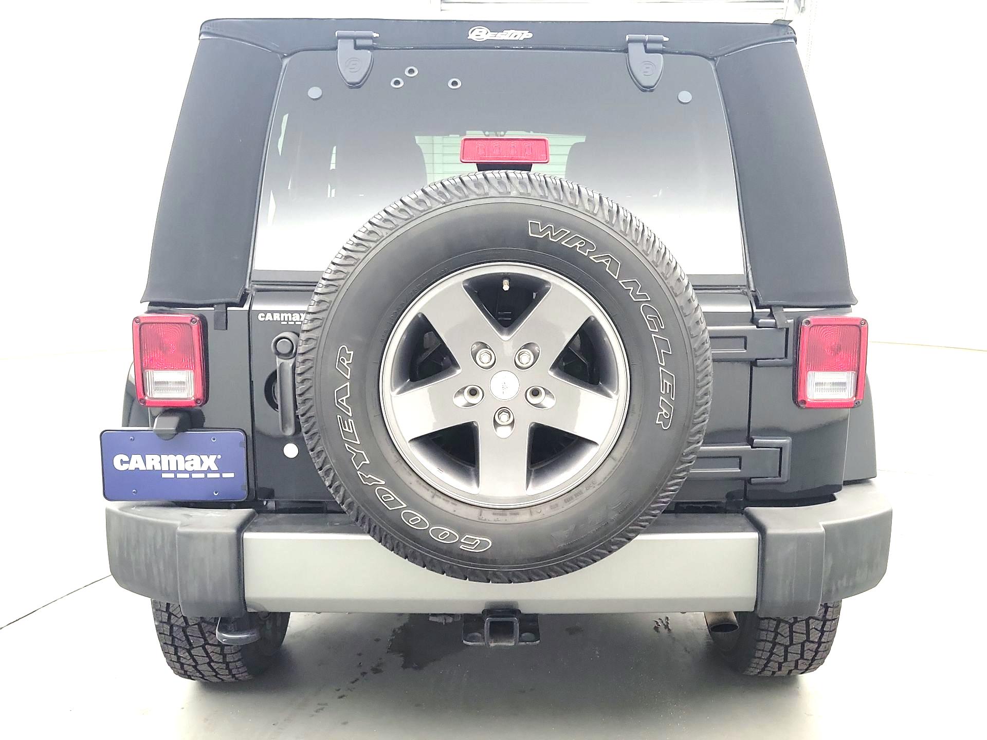 Thumbnail: 2015 Jeep Wrangler - 6