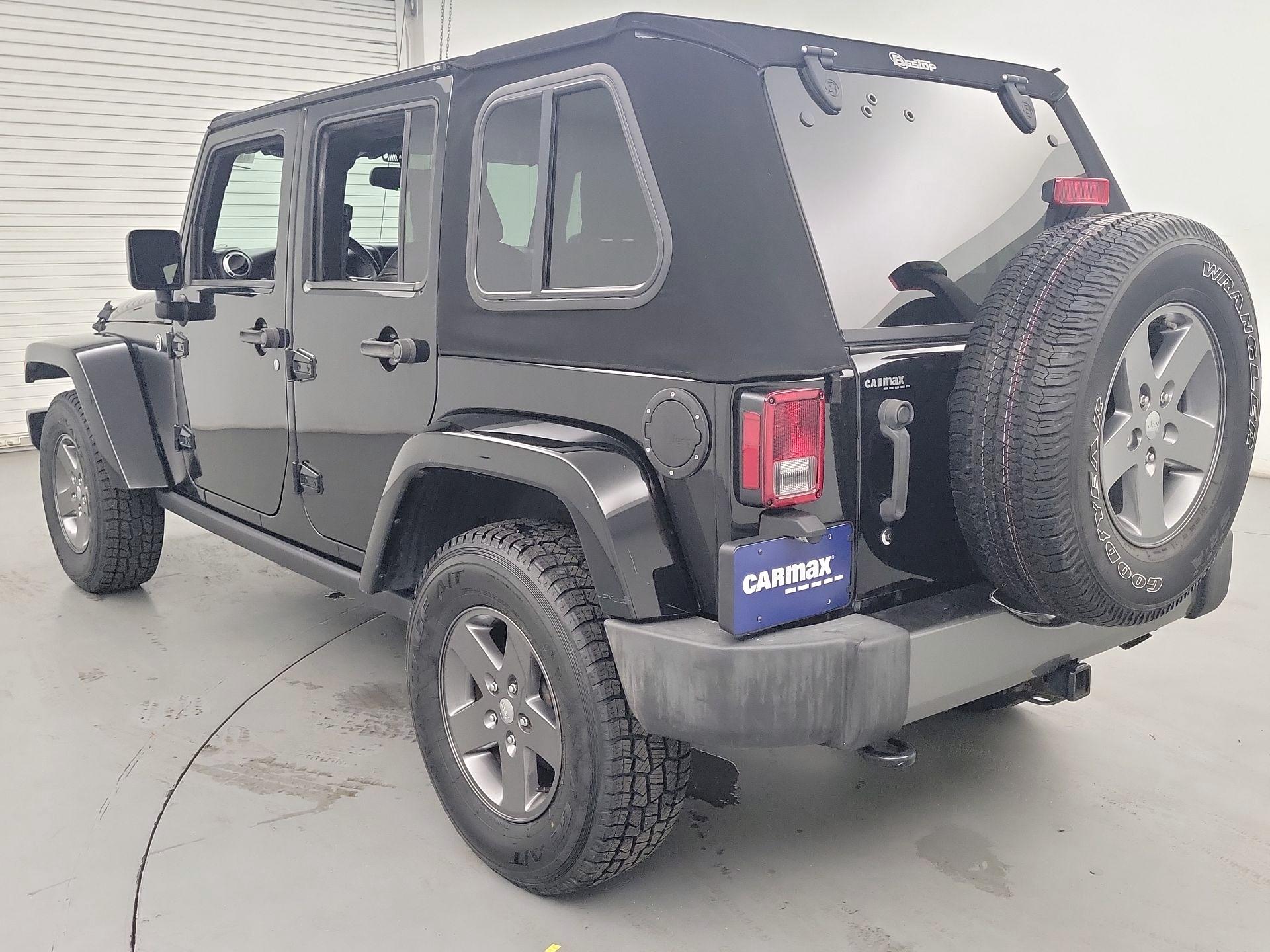 Thumbnail: 2015 Jeep Wrangler - 7