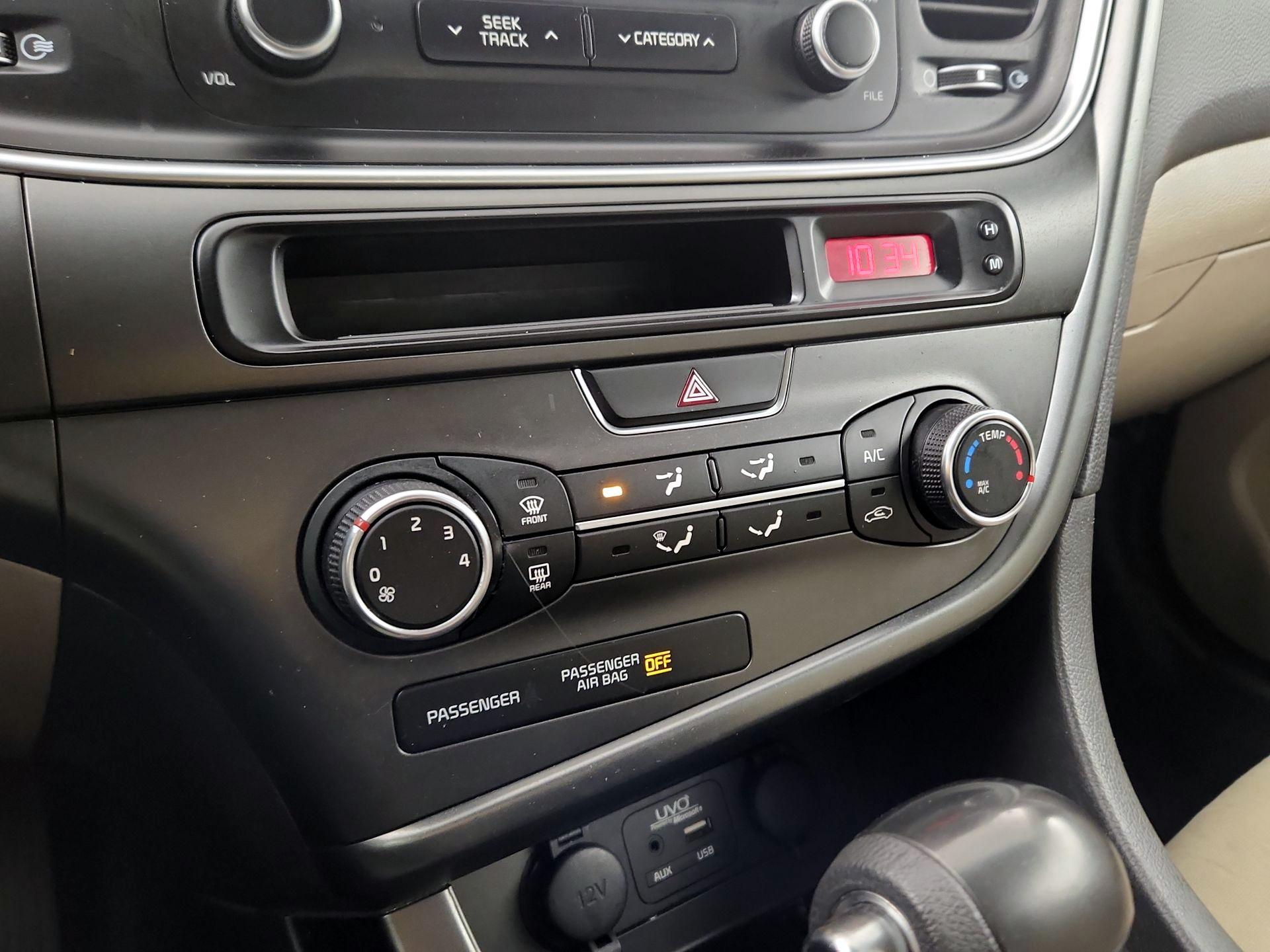 Thumbnail: 2015 Kia Optima - 14