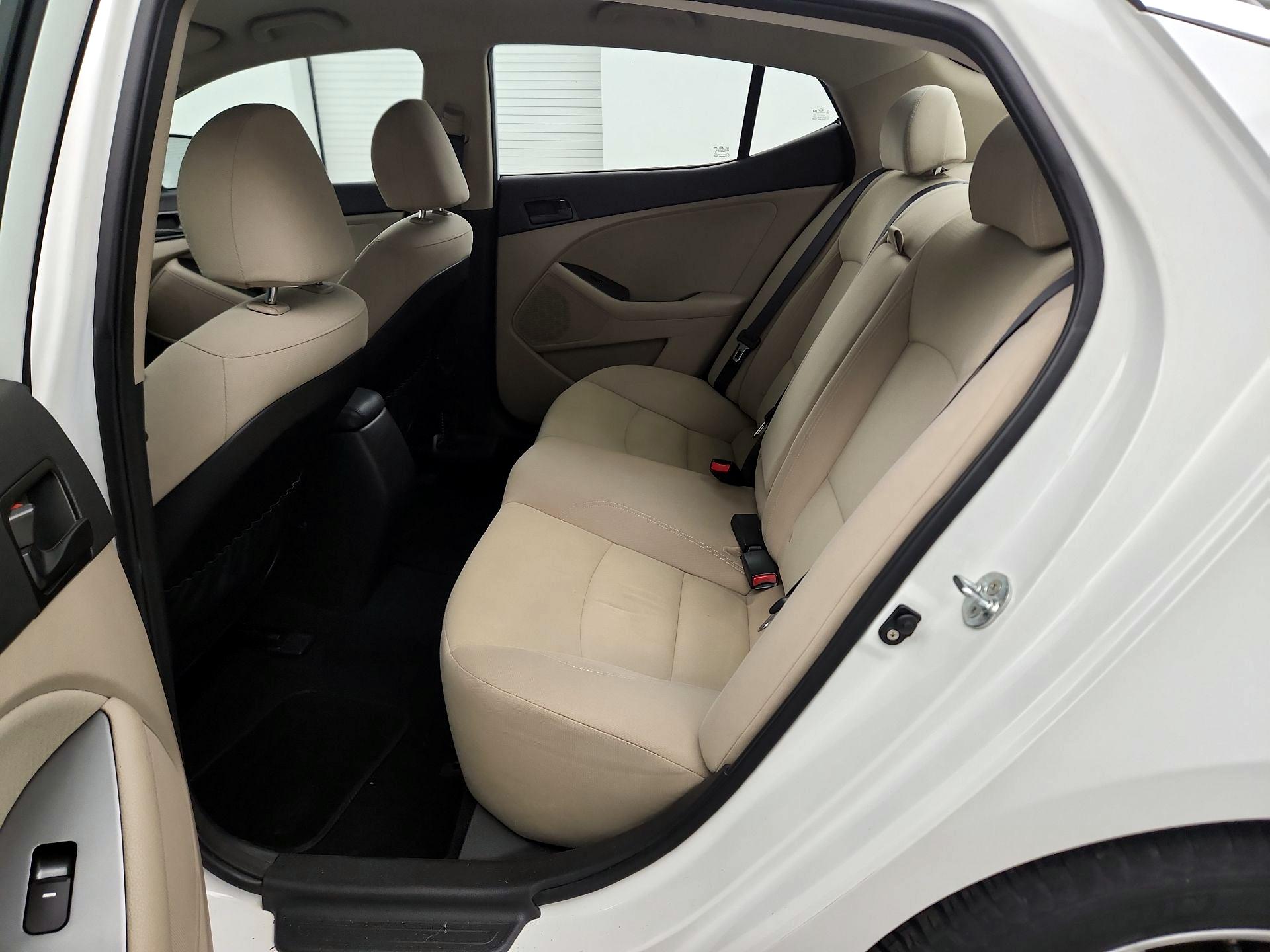 Thumbnail: 2015 Kia Optima - 17