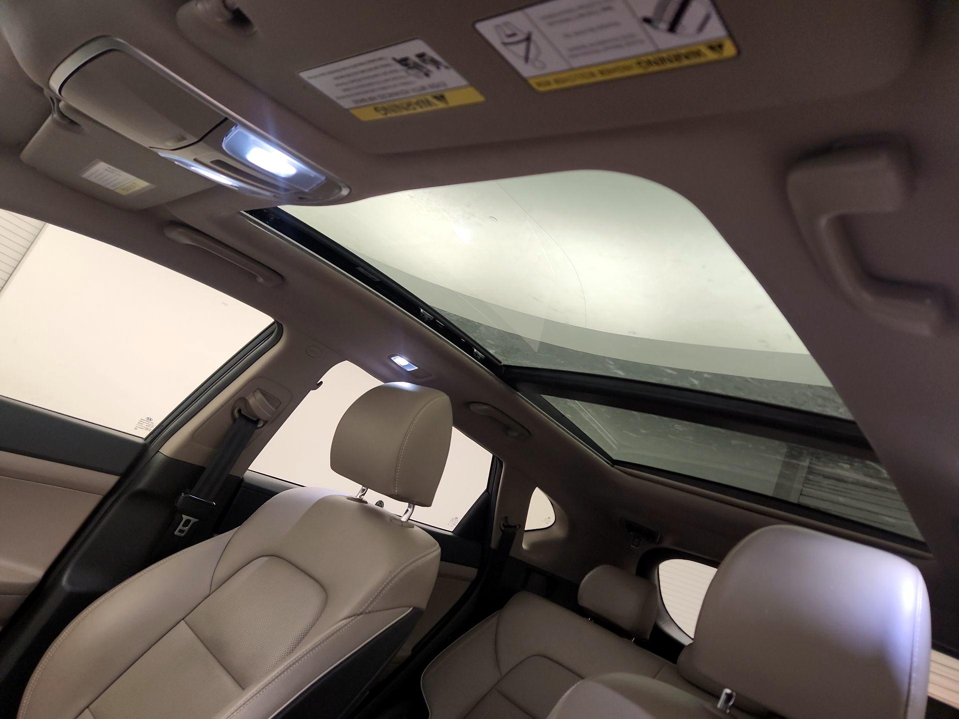 Thumbnail: 2020 Hyundai Tucson - 18