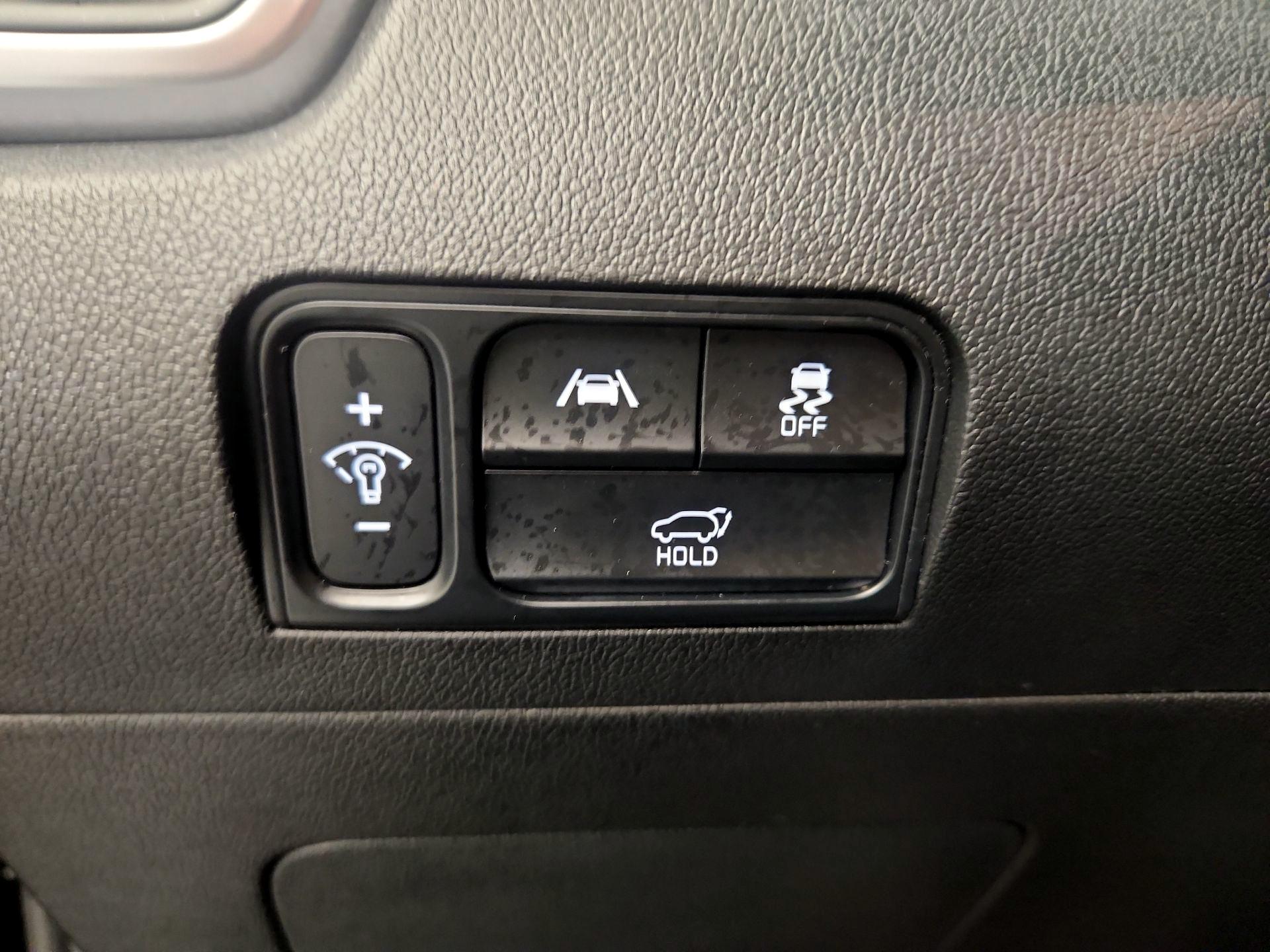 Thumbnail: 2023 Kia Sorento - 11