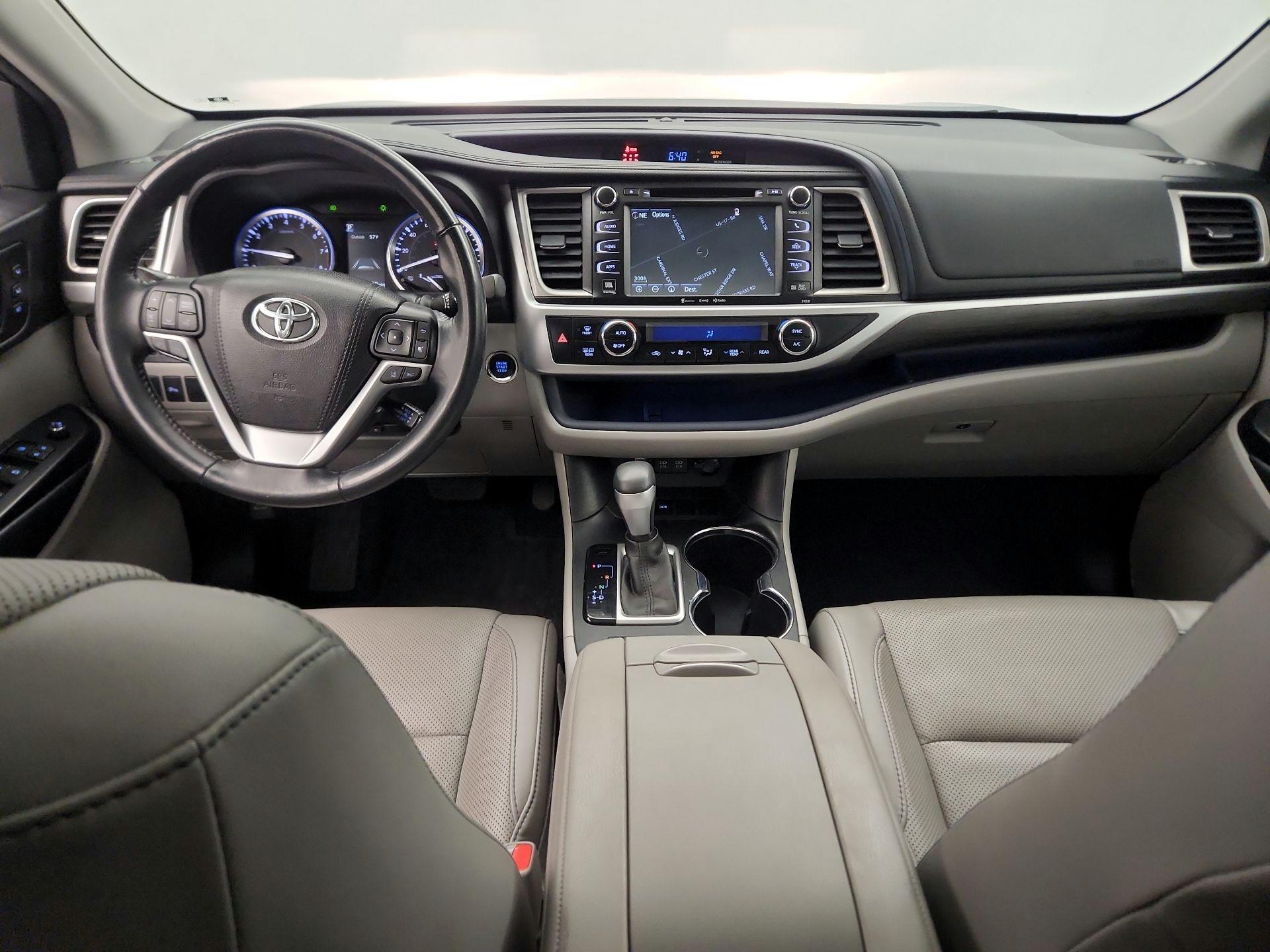 Thumbnail: 2017 Toyota Highlander - 9