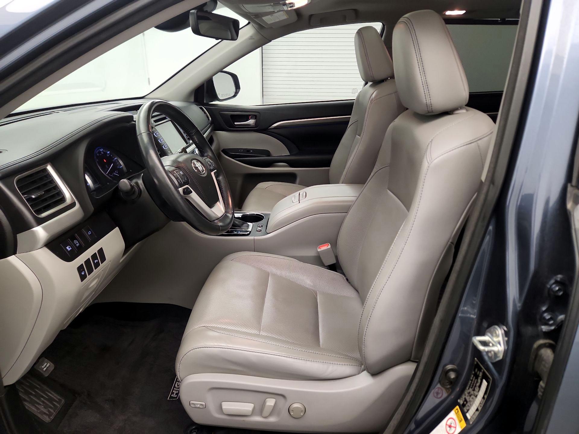 Thumbnail: 2017 Toyota Highlander - 11