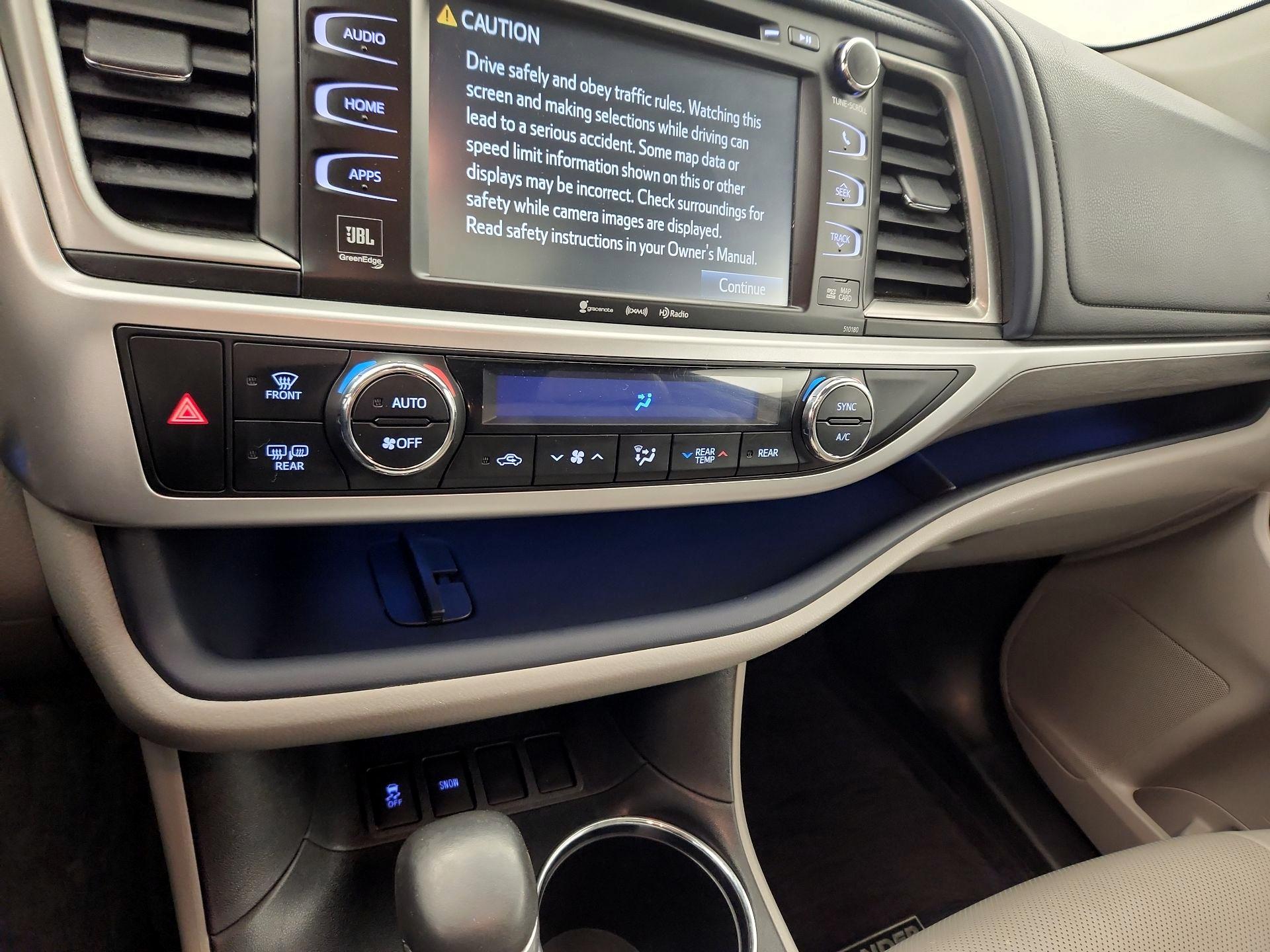 Thumbnail: 2017 Toyota Highlander - 17