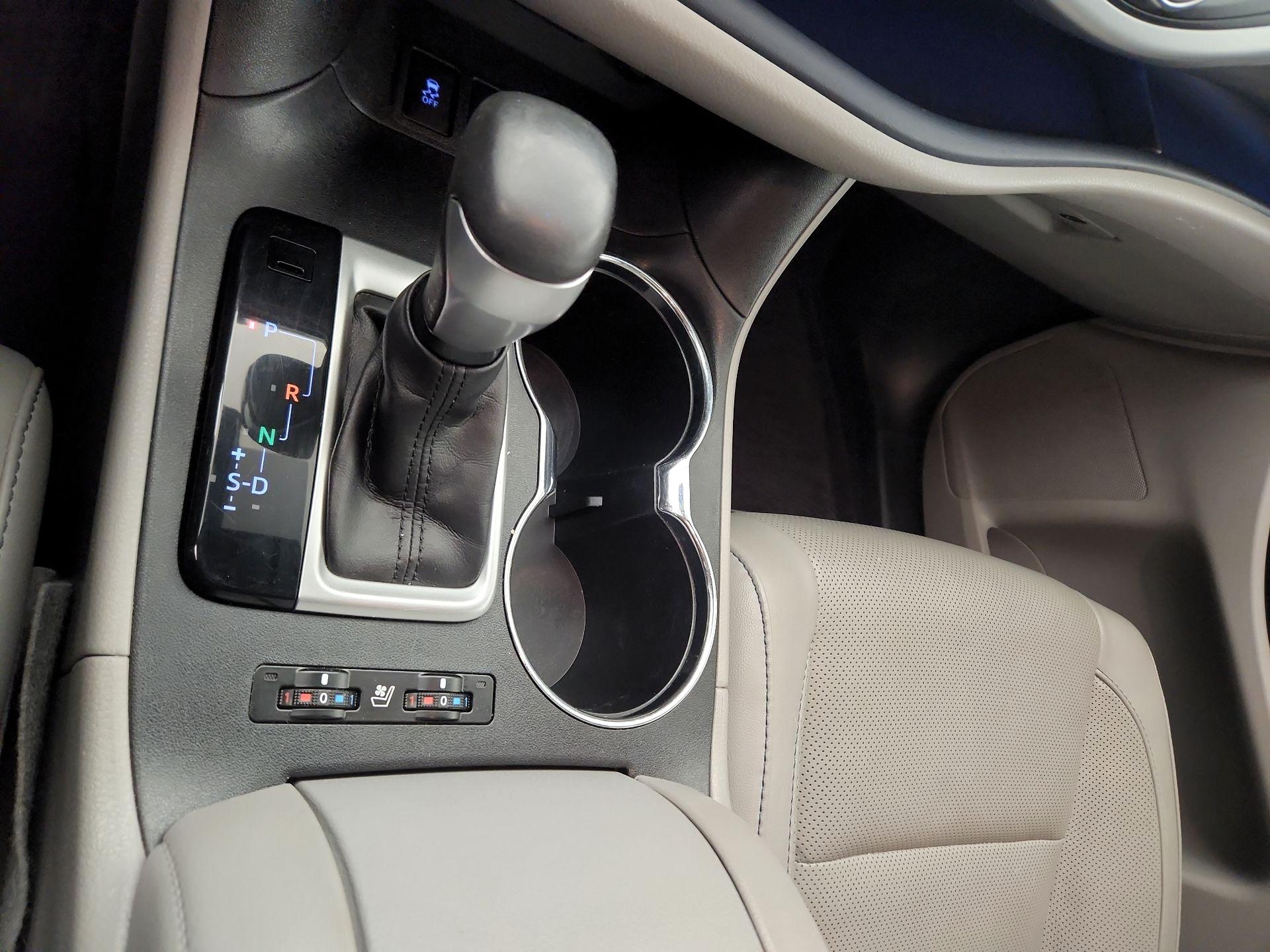 Thumbnail: 2017 Toyota Highlander - 18