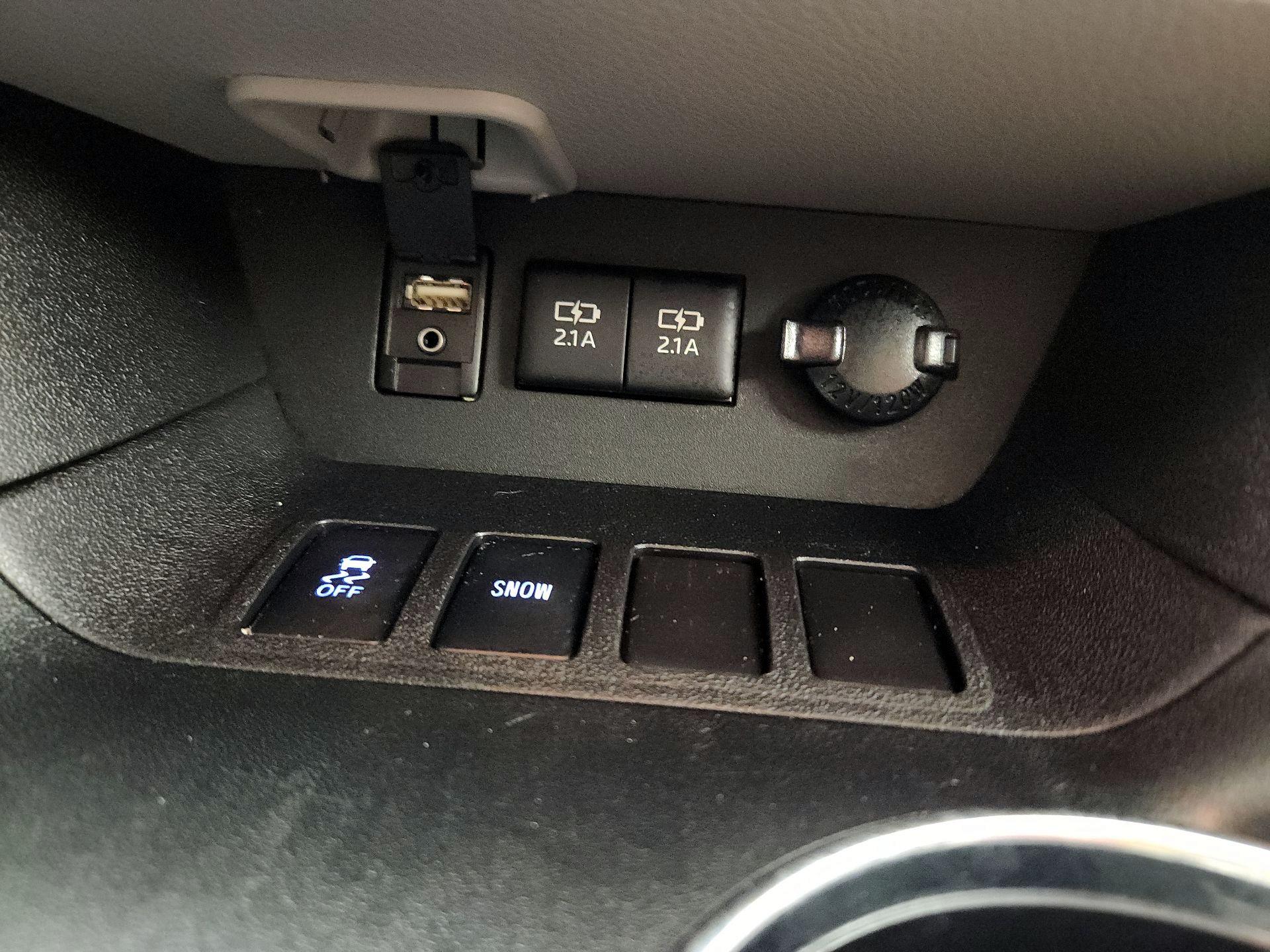 Thumbnail: 2017 Toyota Highlander - 19