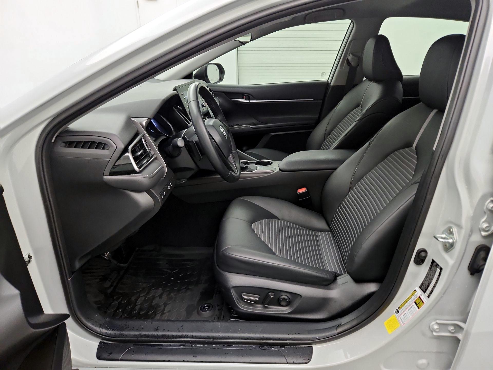 Thumbnail: 2022 Toyota Camry - 11