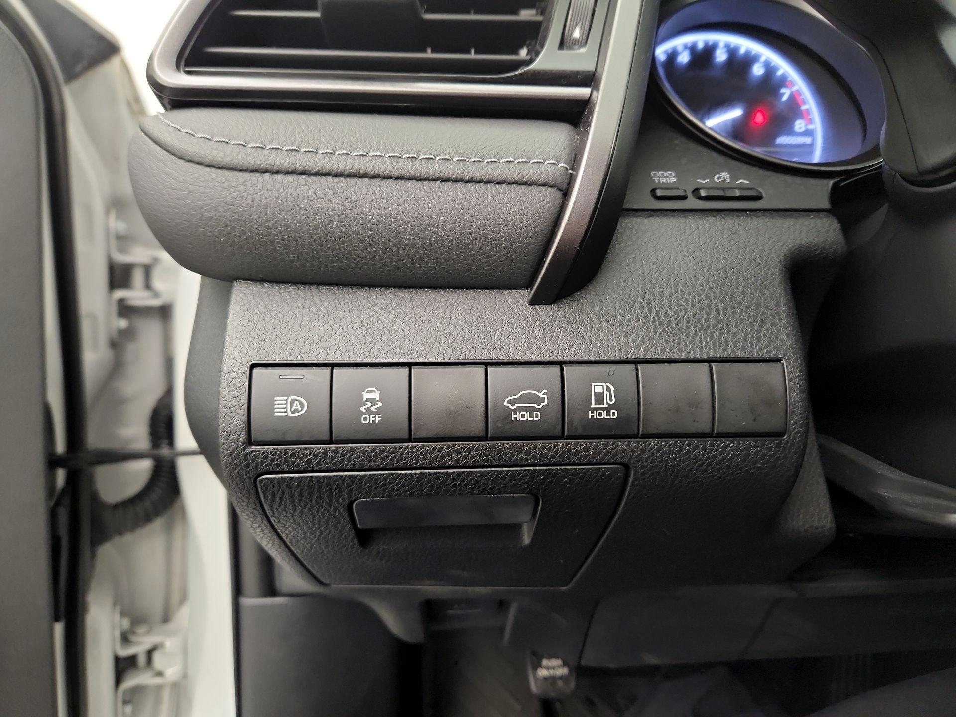 Thumbnail: 2022 Toyota Camry - 13