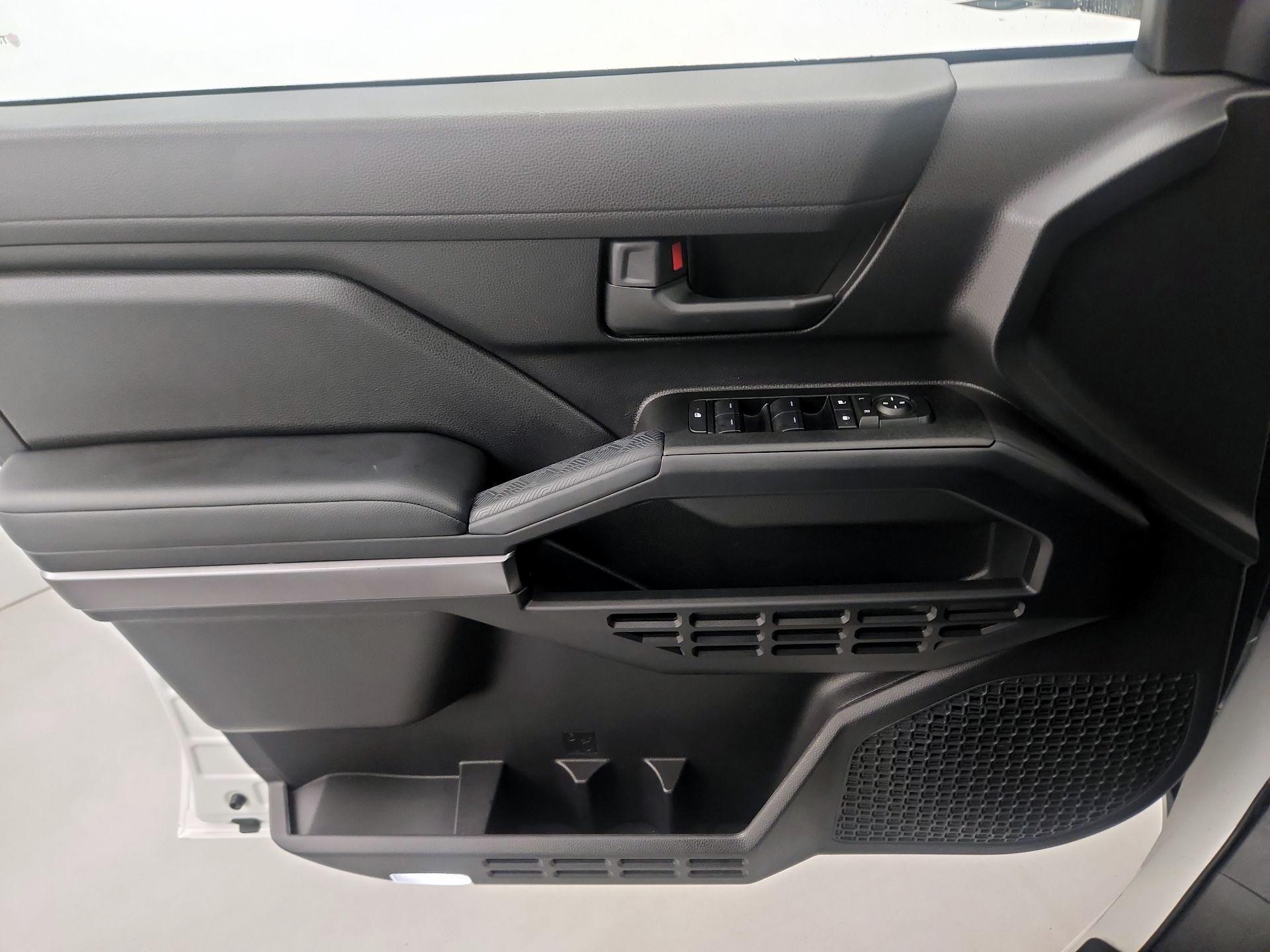 Thumbnail: 2025 Toyota 4Runner - 12