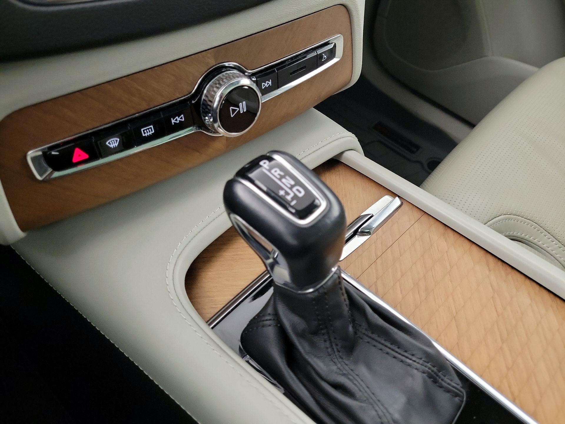 Thumbnail: 2020 Volvo XC90 - 16