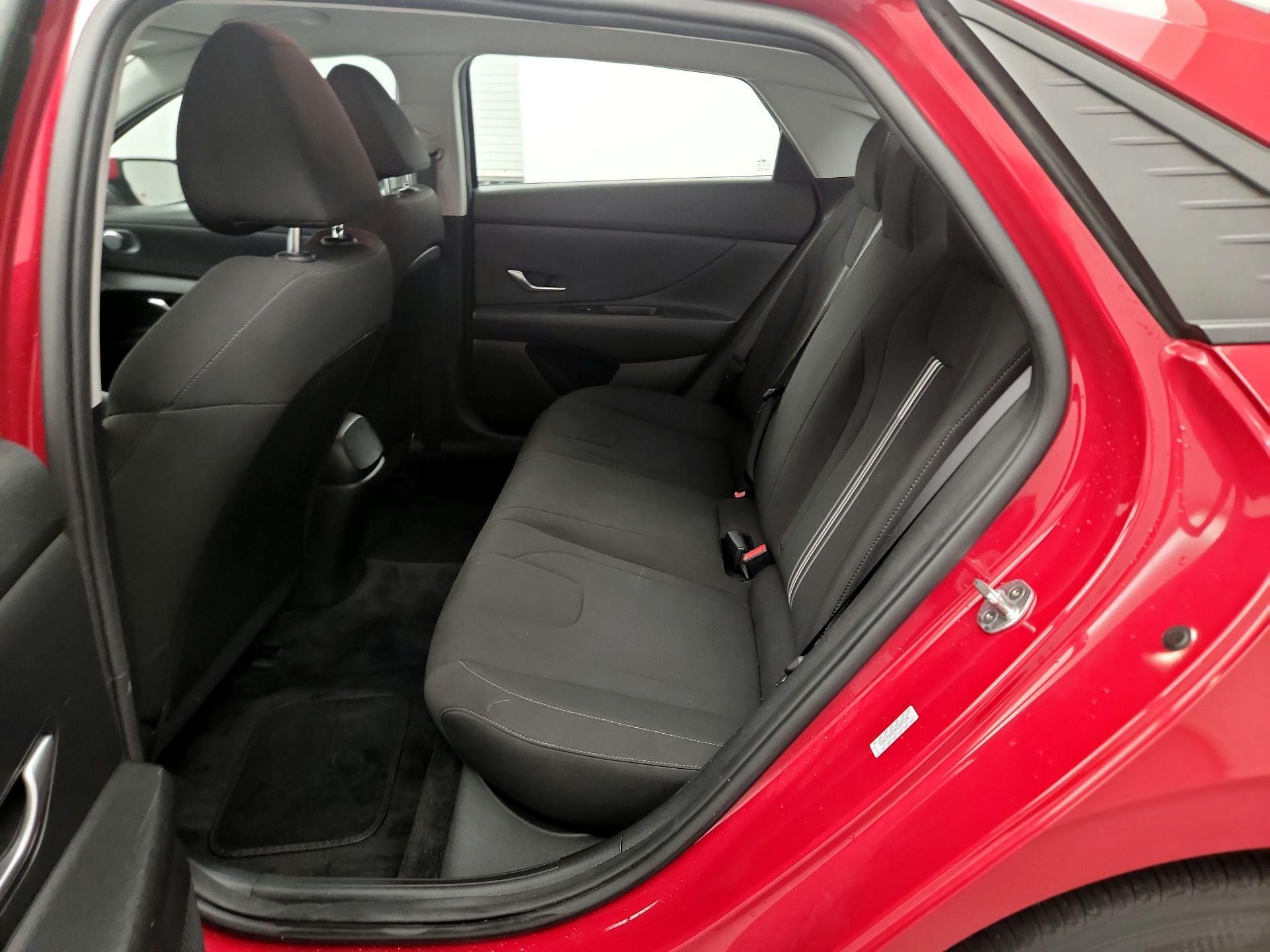 Thumbnail: 2022 Hyundai Elantra - 17