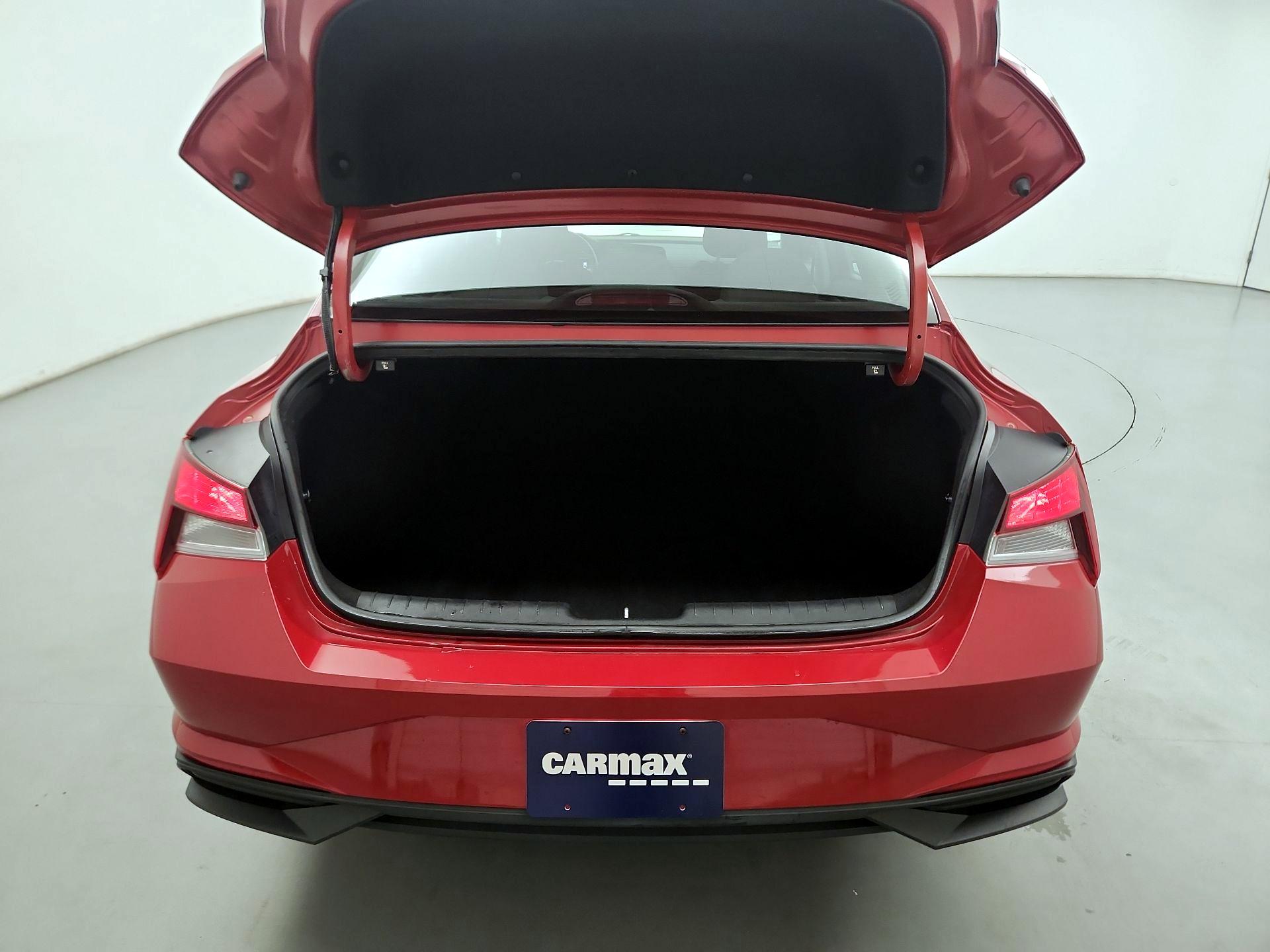 Thumbnail: 2022 Hyundai Elantra - 18