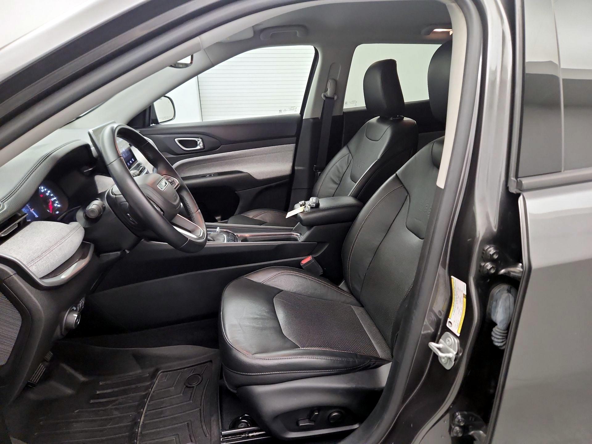 Thumbnail: 2022 Jeep Compass - 11