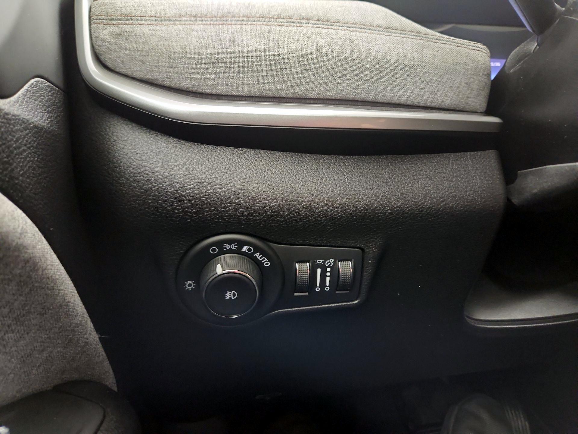 Thumbnail: 2022 Jeep Compass - 13