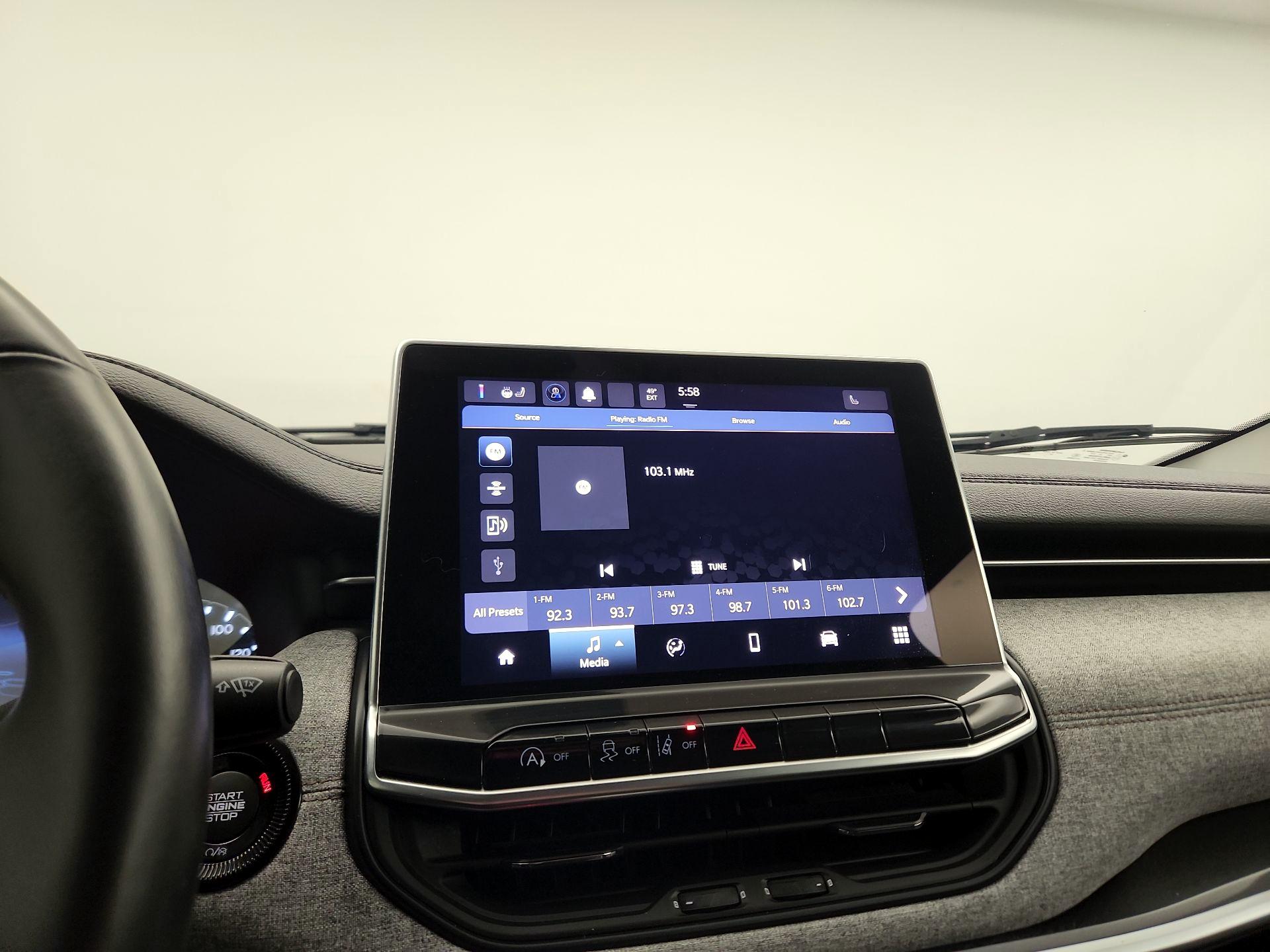 Thumbnail: 2022 Jeep Compass - 15