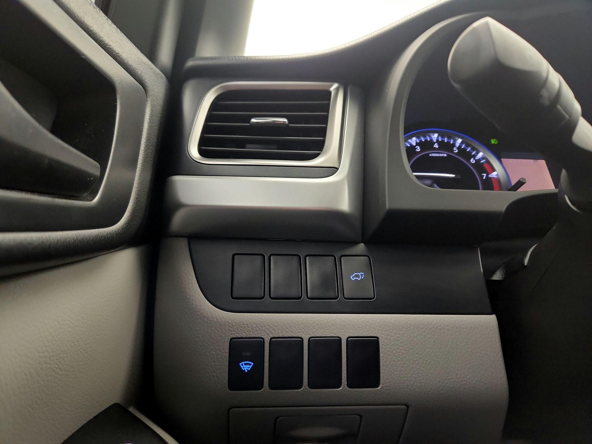 Thumbnail: 2016 Toyota Highlander - 13