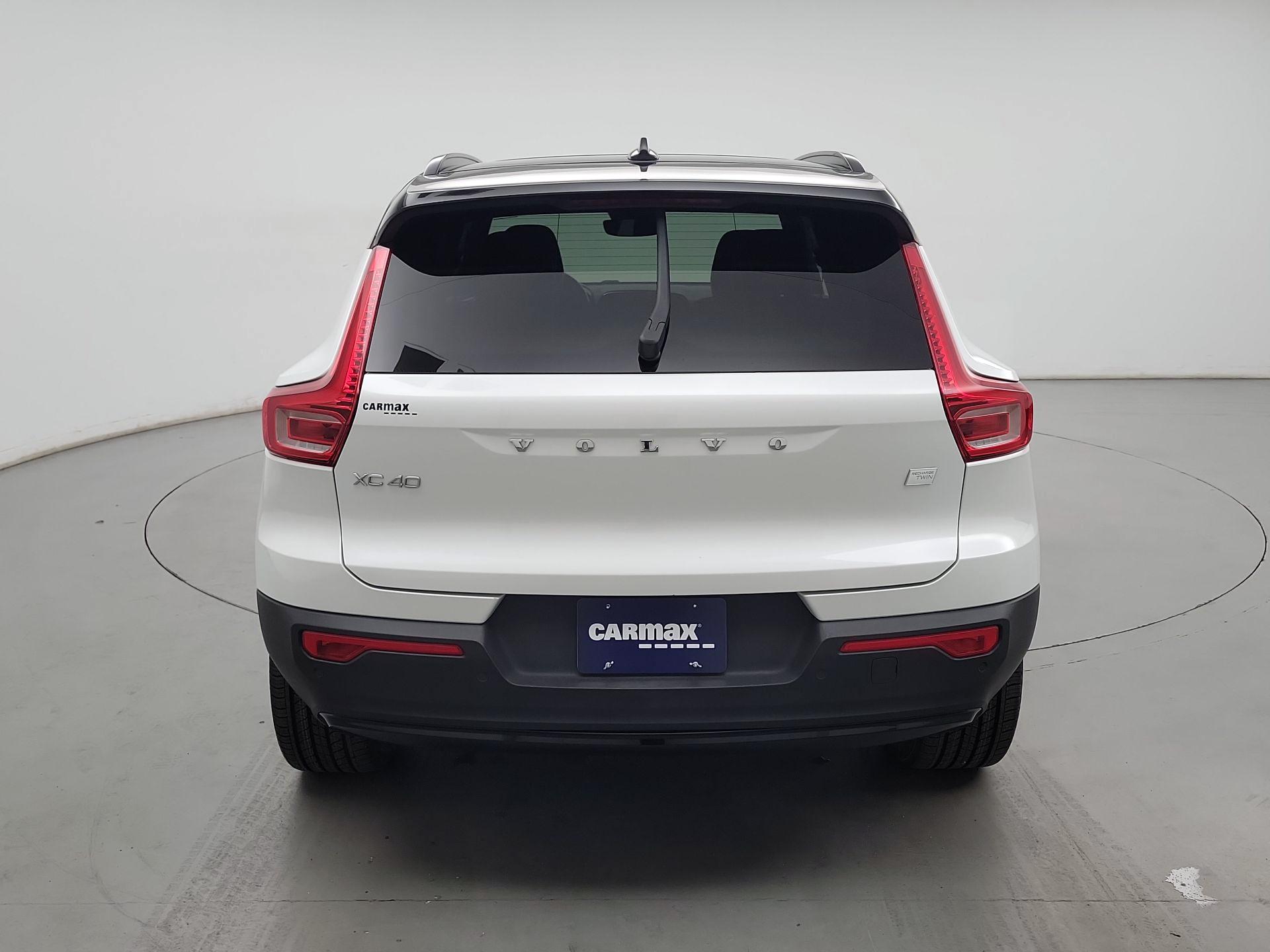Thumbnail: 2022 Volvo XC40 - 6