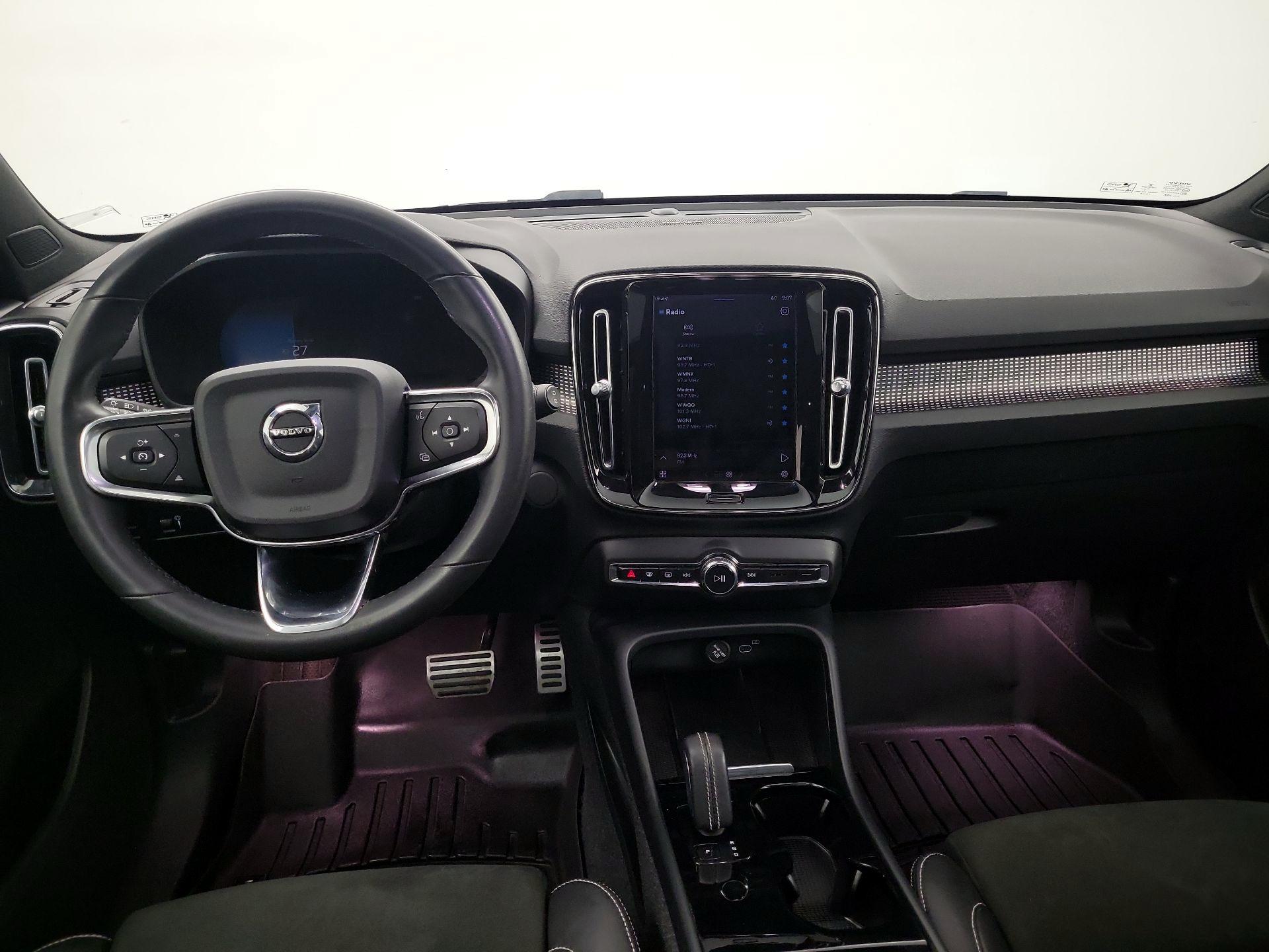 Thumbnail: 2022 Volvo XC40 - 8