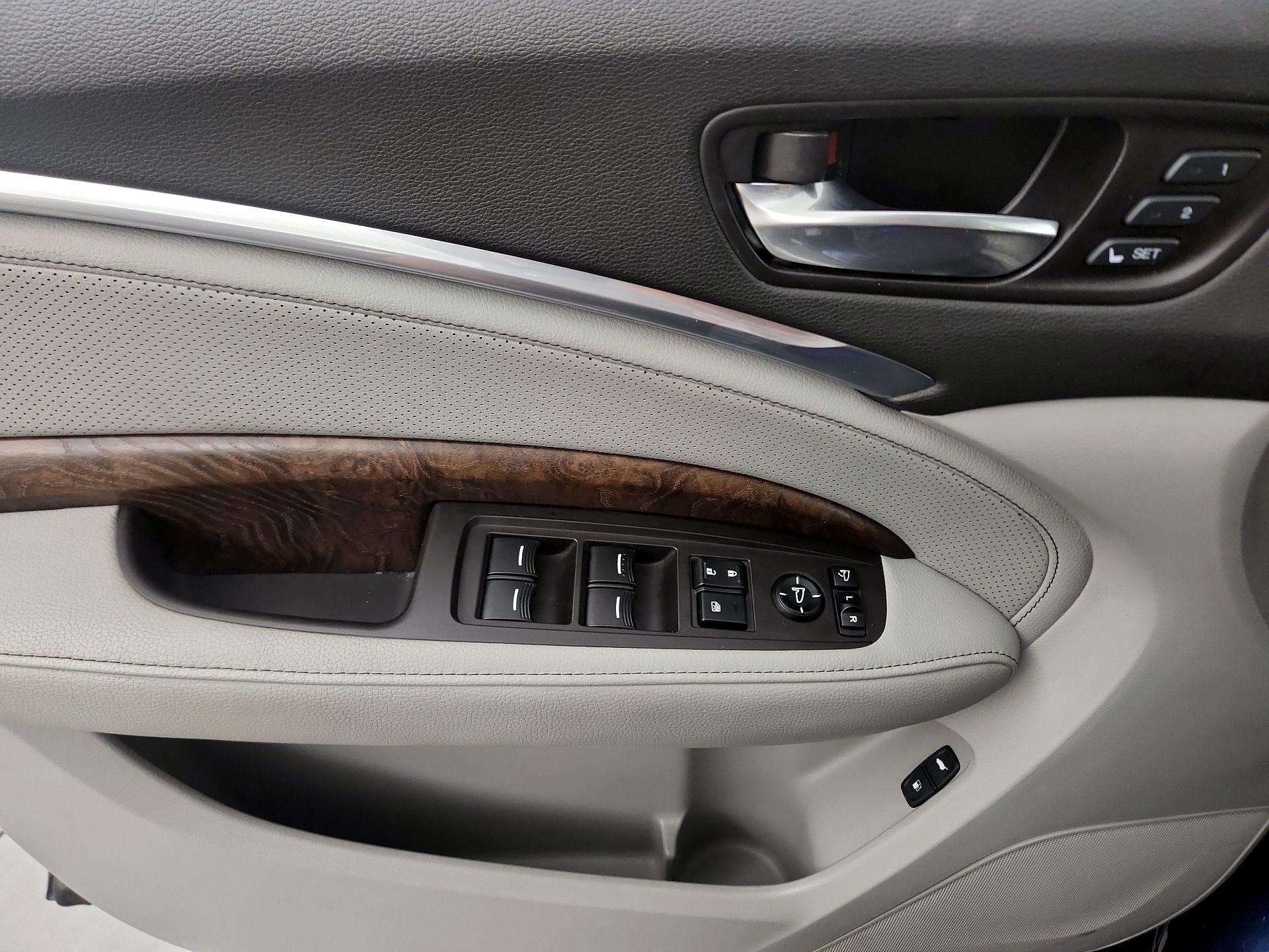 Thumbnail: 2020 Acura MDX - 10