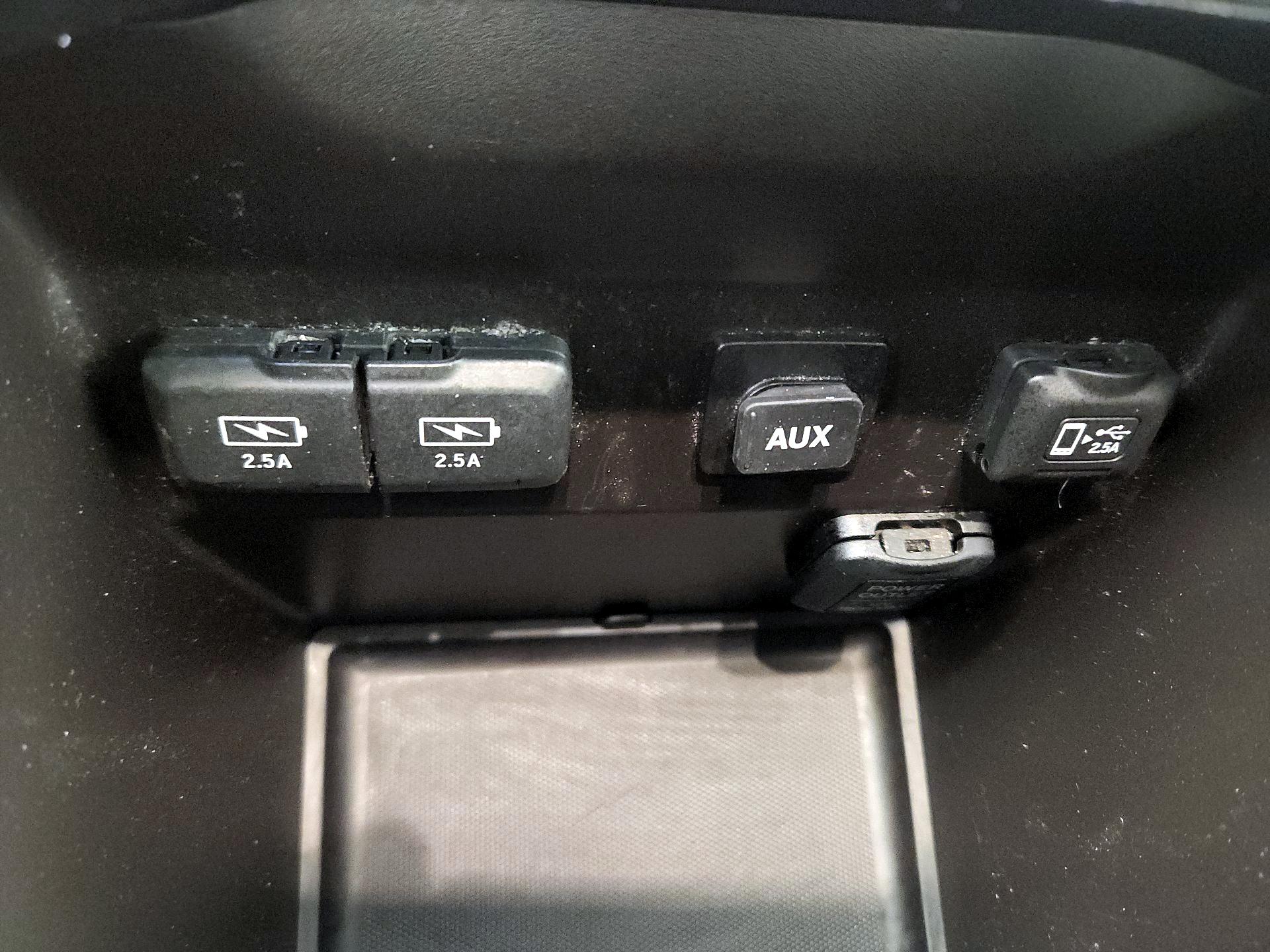 Thumbnail: 2020 Acura MDX - 16