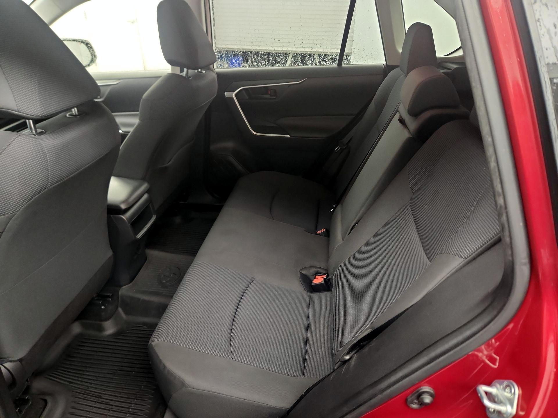 Thumbnail: 2020 Toyota RAV4 - 17