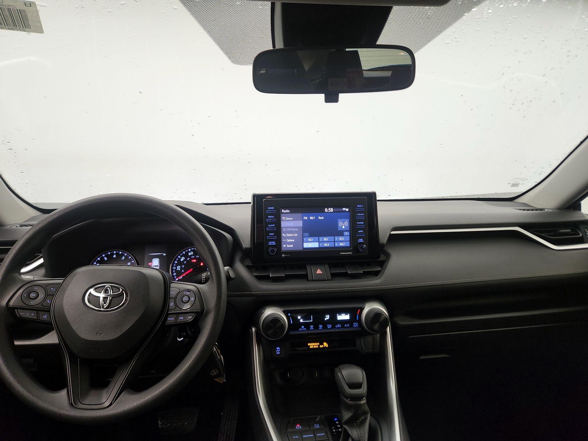 Thumbnail: 2020 Toyota RAV4 - 8