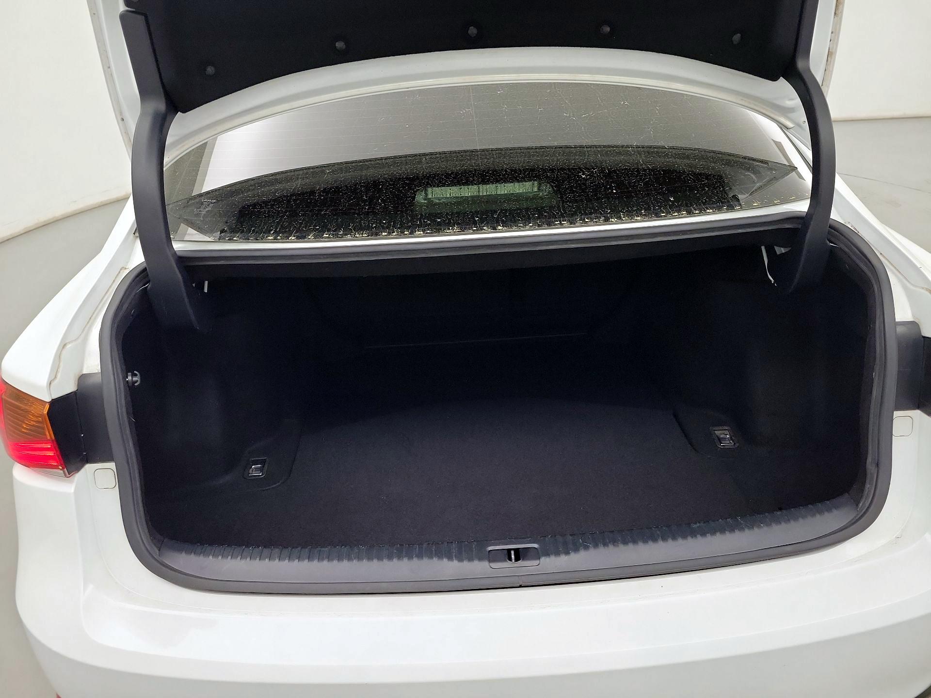 Thumbnail: 2017 Lexus IS - 20