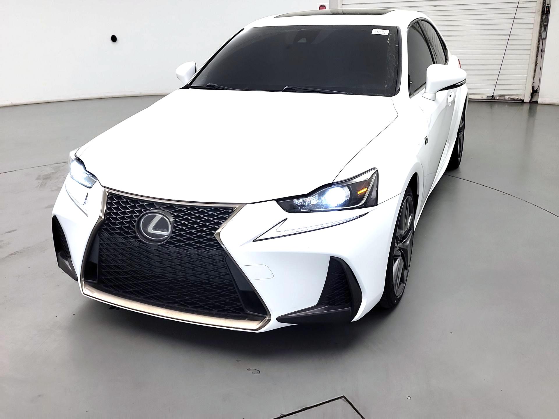 Thumbnail: 2017 Lexus IS - 3