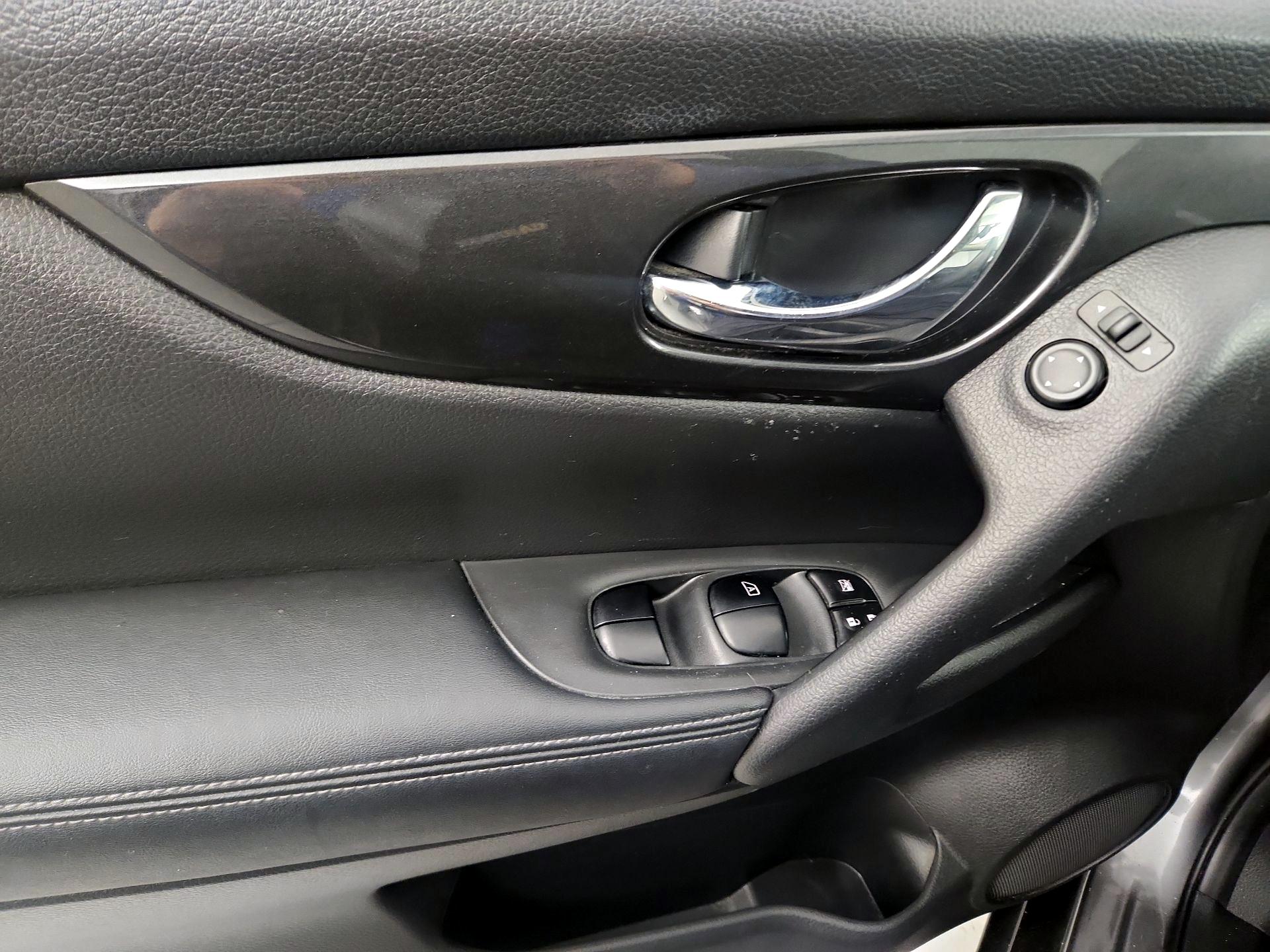 Thumbnail: 2018 Nissan Rogue - 10