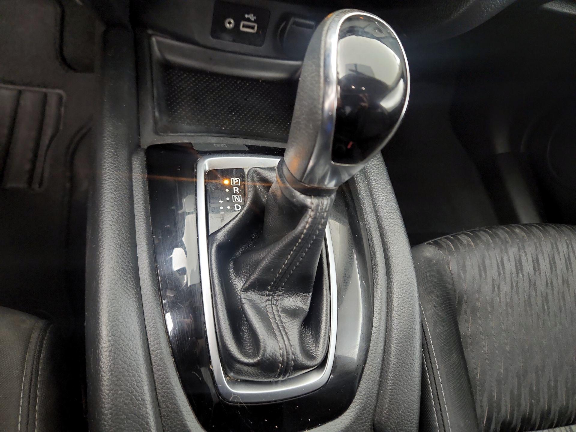 Thumbnail: 2018 Nissan Rogue - 15